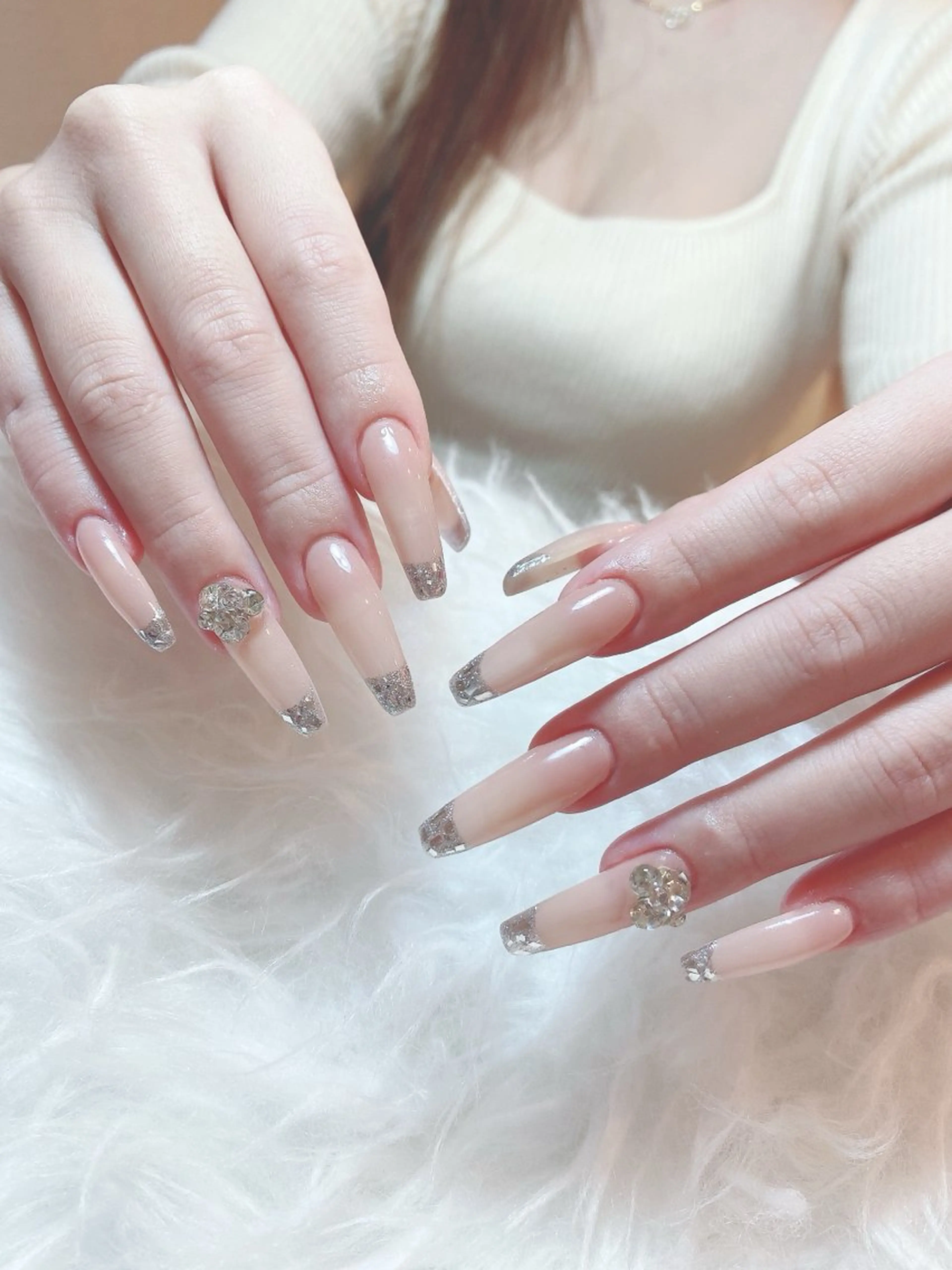 【スカルプ】アクリル長さだし、ベース色付ガラスフレンチ＆ミラーフレンチ☆ご新規ジェルオフ無料の写真