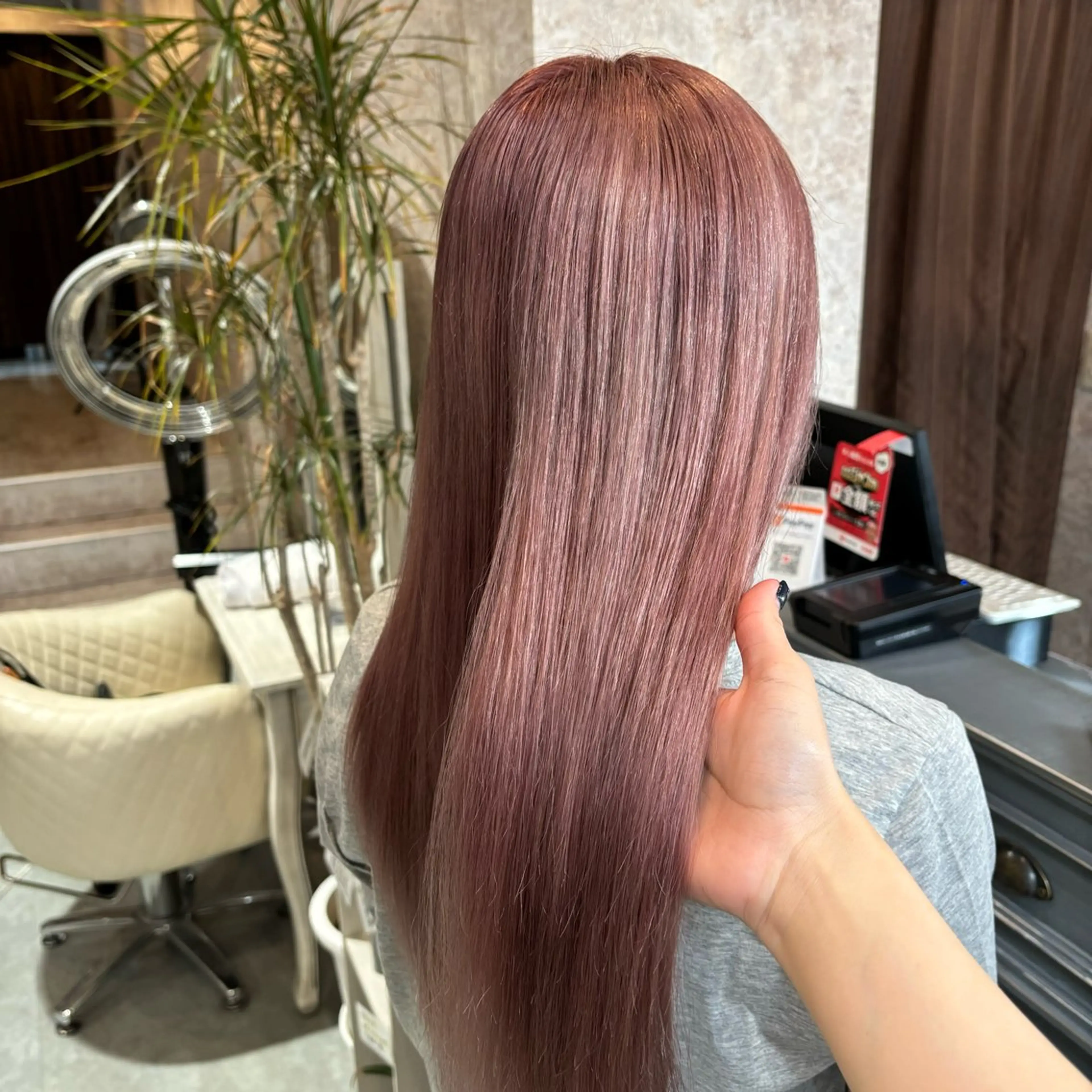 ロング 牧野 夏子のヘアスタイル