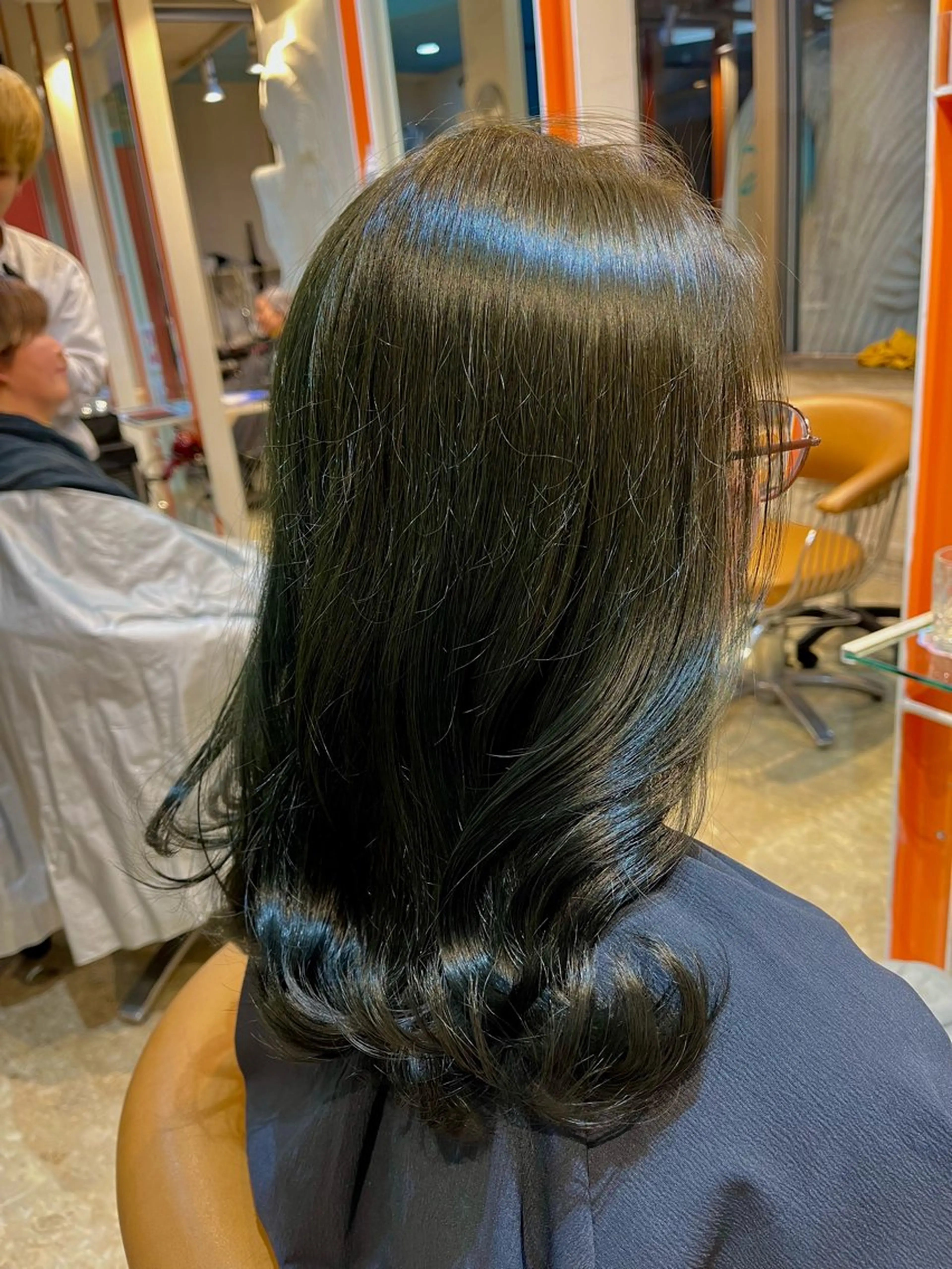 ミディアム カラー カット ヘアカラー うしだ かおるのヘアスタイル