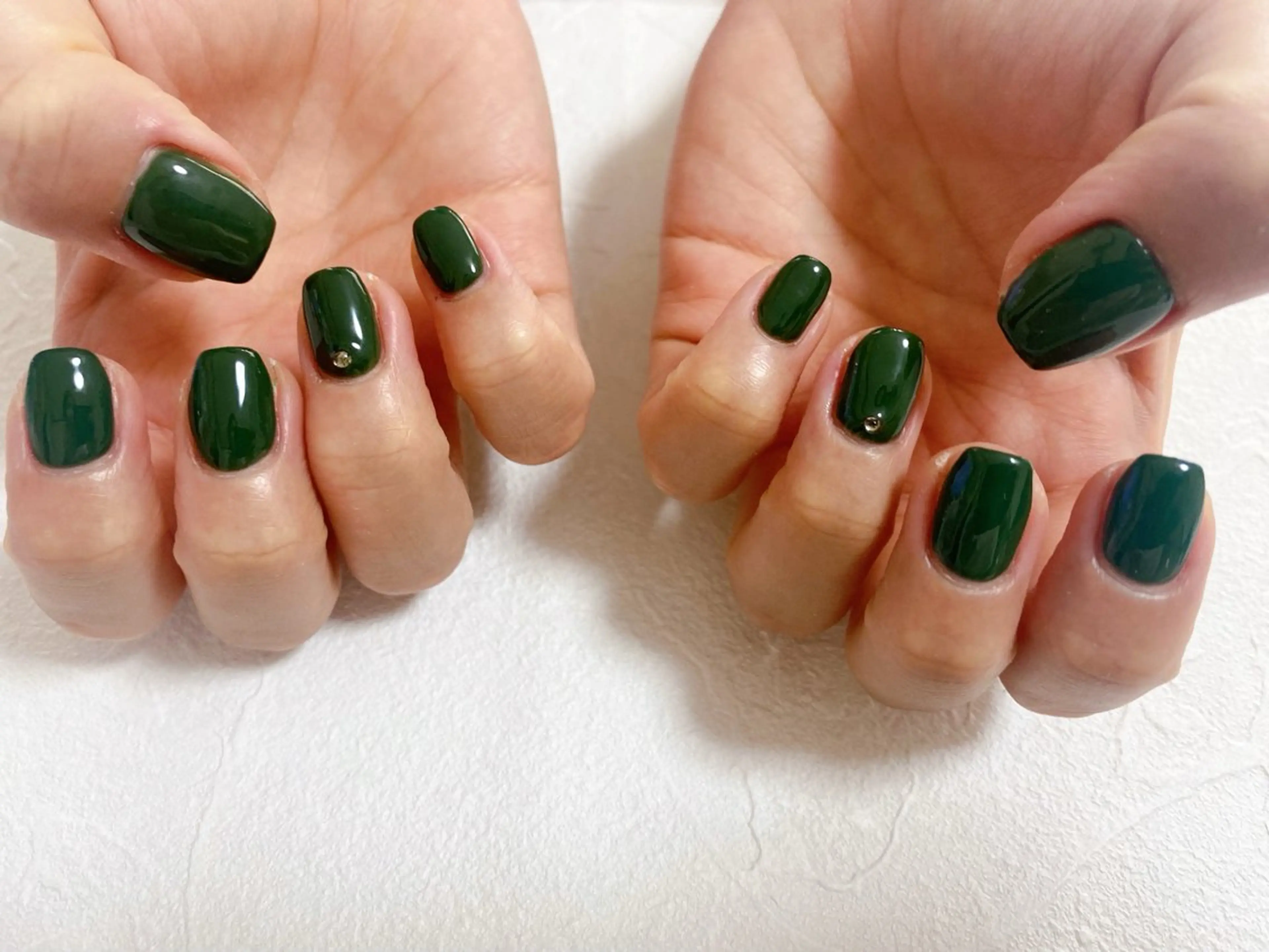 ネイル オーロラネイル フットネイル フレンチネイル ジェルネイル グリーン ハンドネイル kiki nail たまプラーザのネイルデザイン