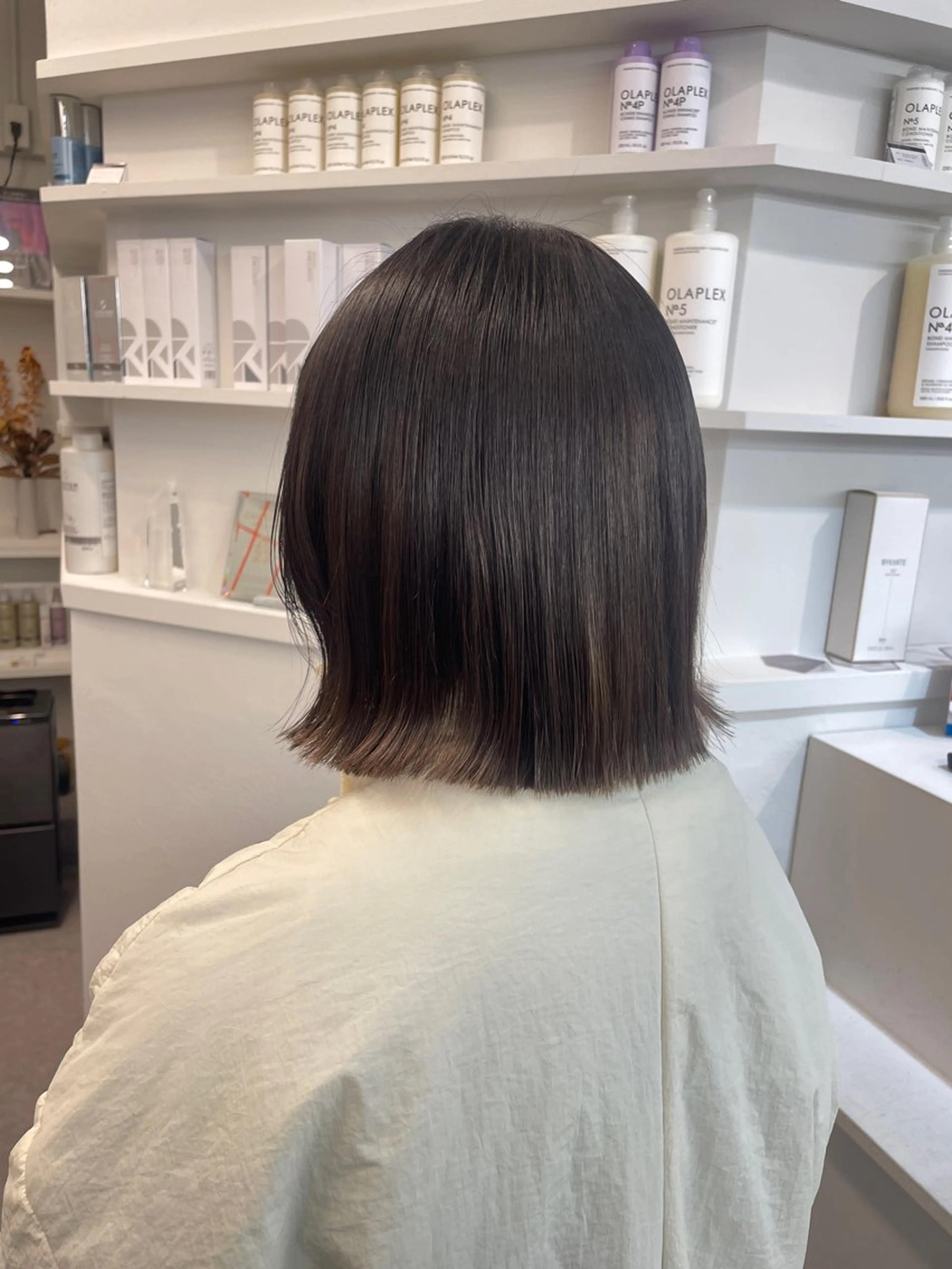 ミディアム カラー 切りっぱなしボブ ボブ ミルクティー/ピンク 🎀momo🎀のヘアスタイル