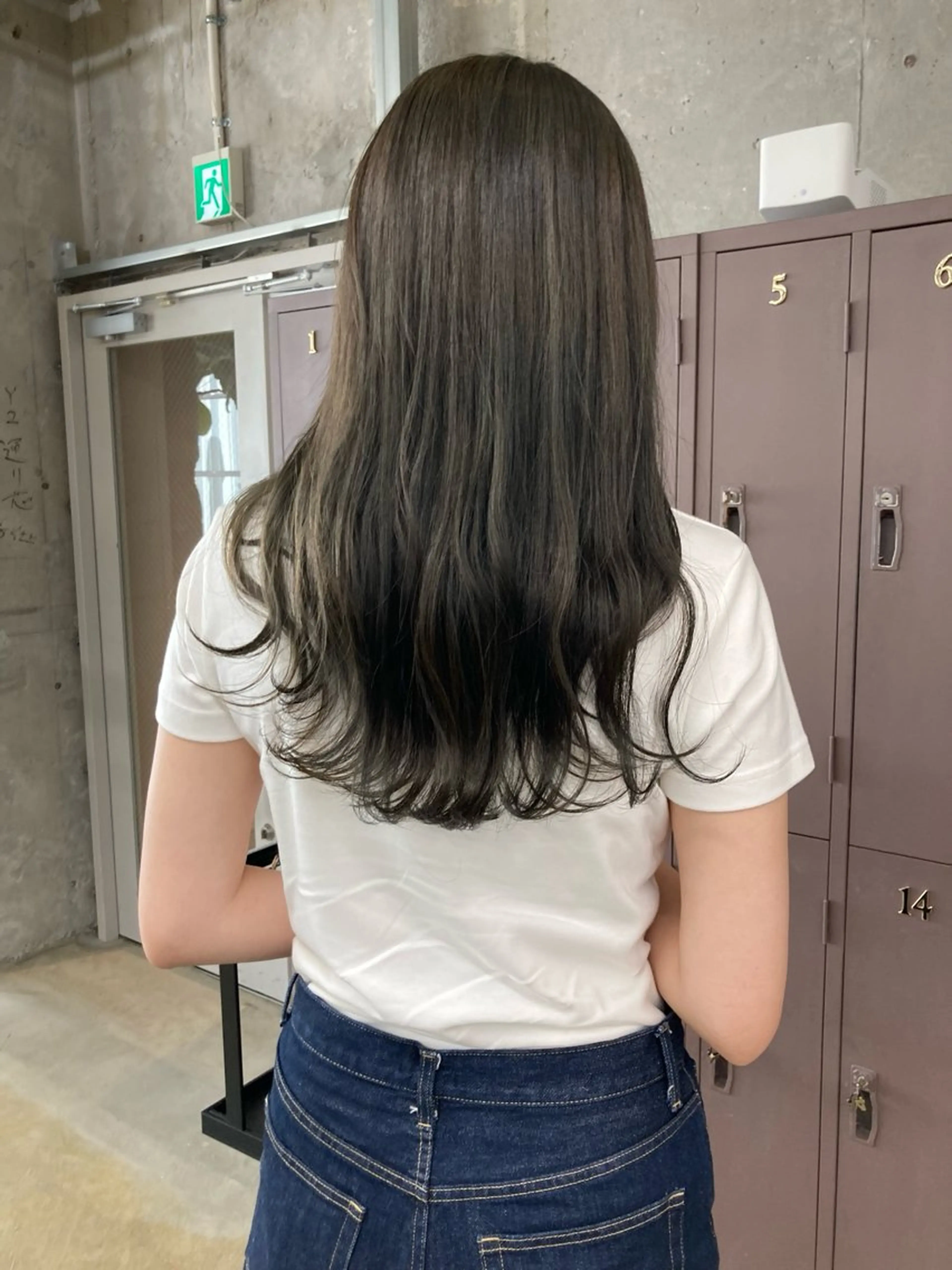 セミロング カラー ベージュカラー ダブルカラー オリーブベージュ ヘアカラー 小木曽智美 /ボブ/ショートのヘアスタイル