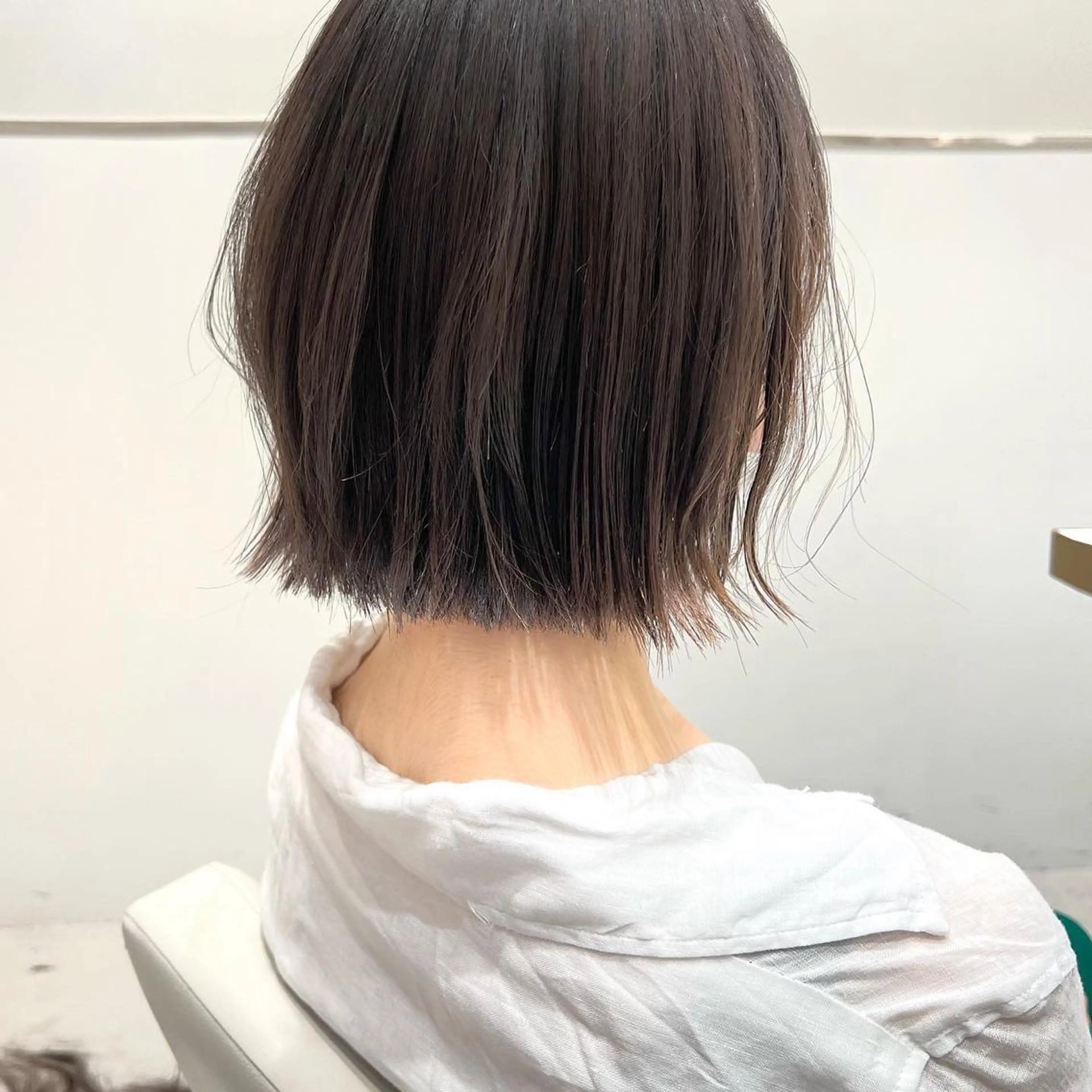 ミディアム カラー ベージュカラー 透明感カラー グレージュ ボブ カット ヘアカラー トリートメント レイヤー専門家 ダブルカラー修のヘアスタイル