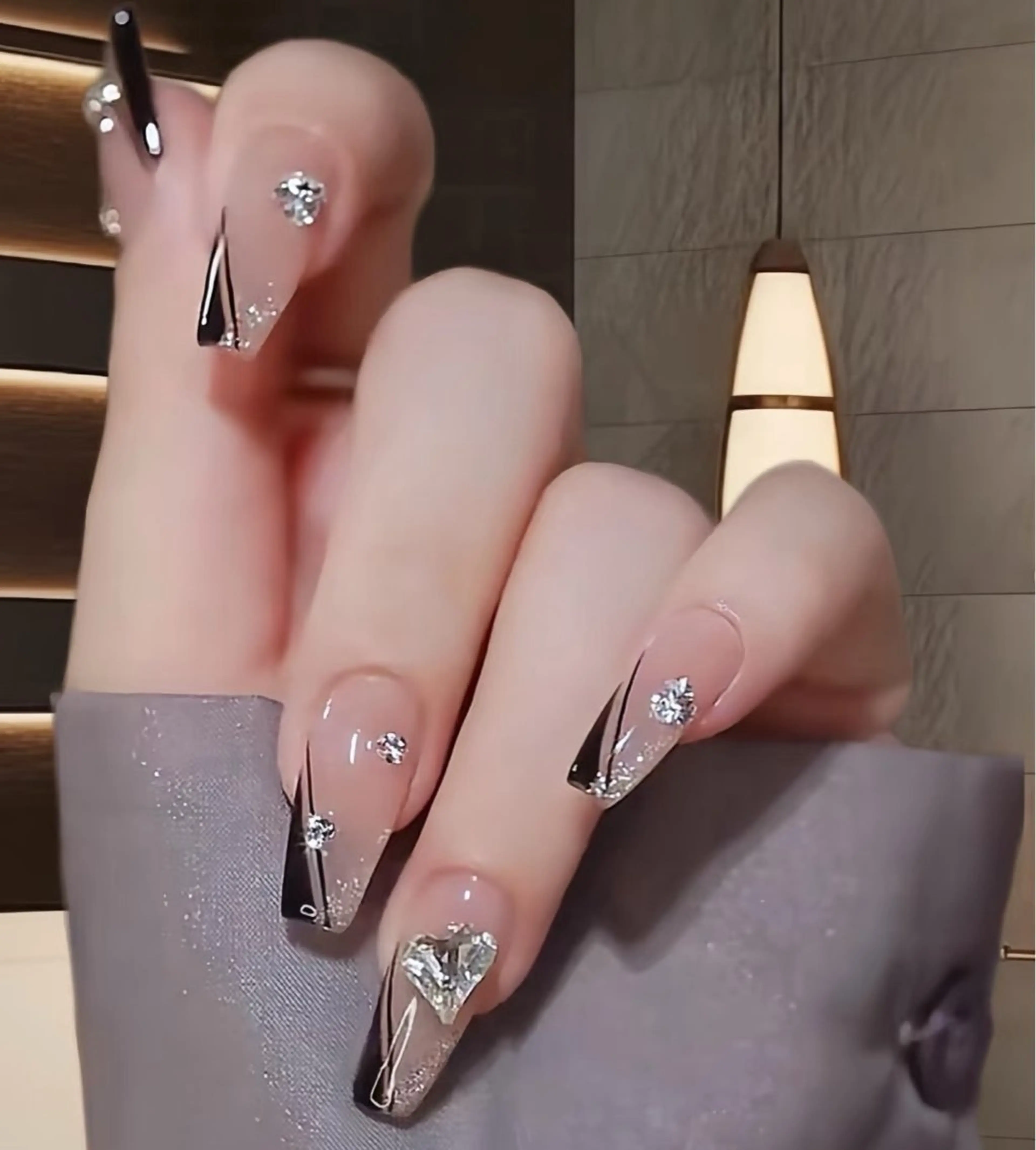 ネイル ハンドネイル ハンドケア The Nail & Eye Lashの眉毛・アイブロウイメージ