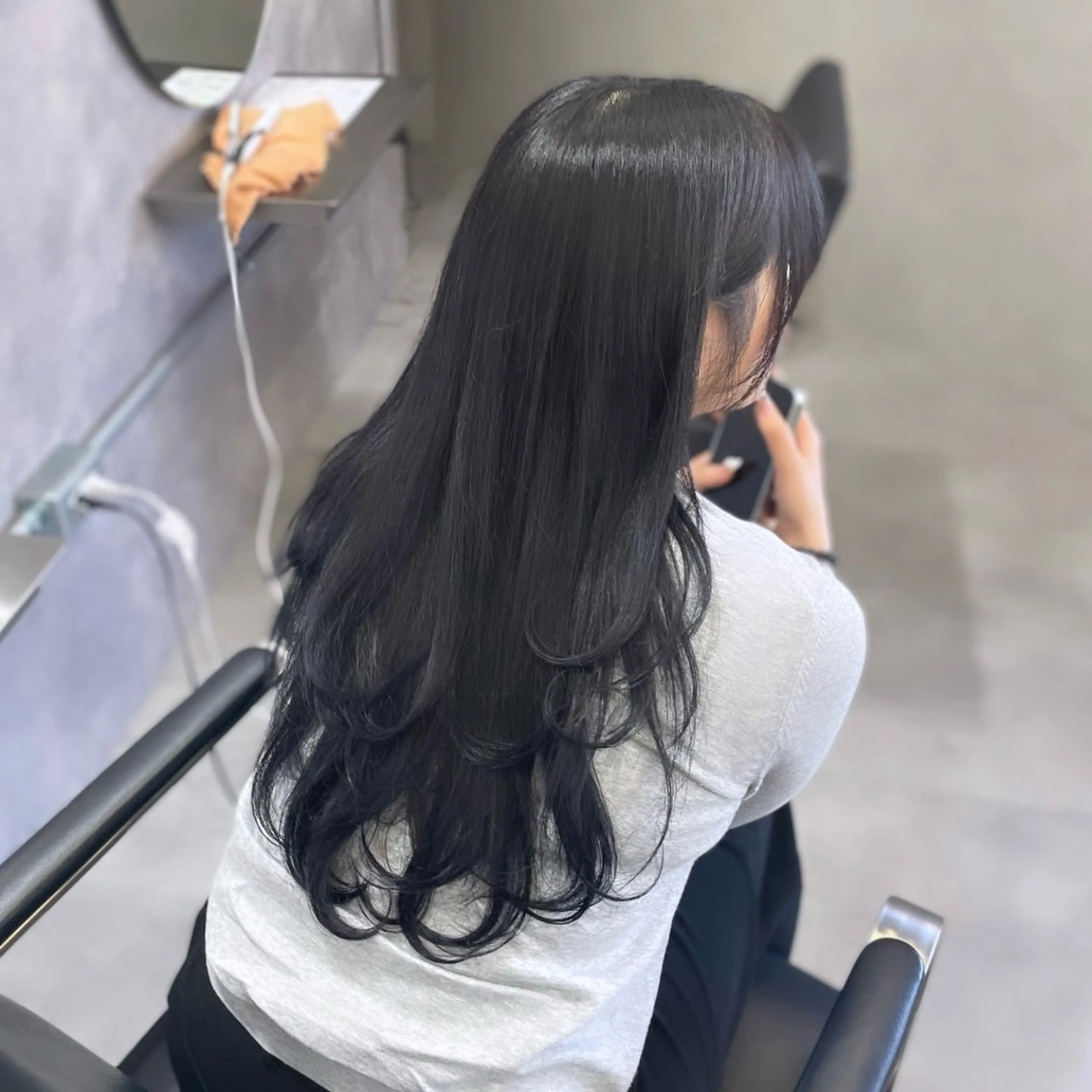 ロング カラー ブルーカラー ネイビーカラー レイヤーカット カット ヘアカラー Rui/透明感カラー 暖色/レイヤーカットのヘアスタイル