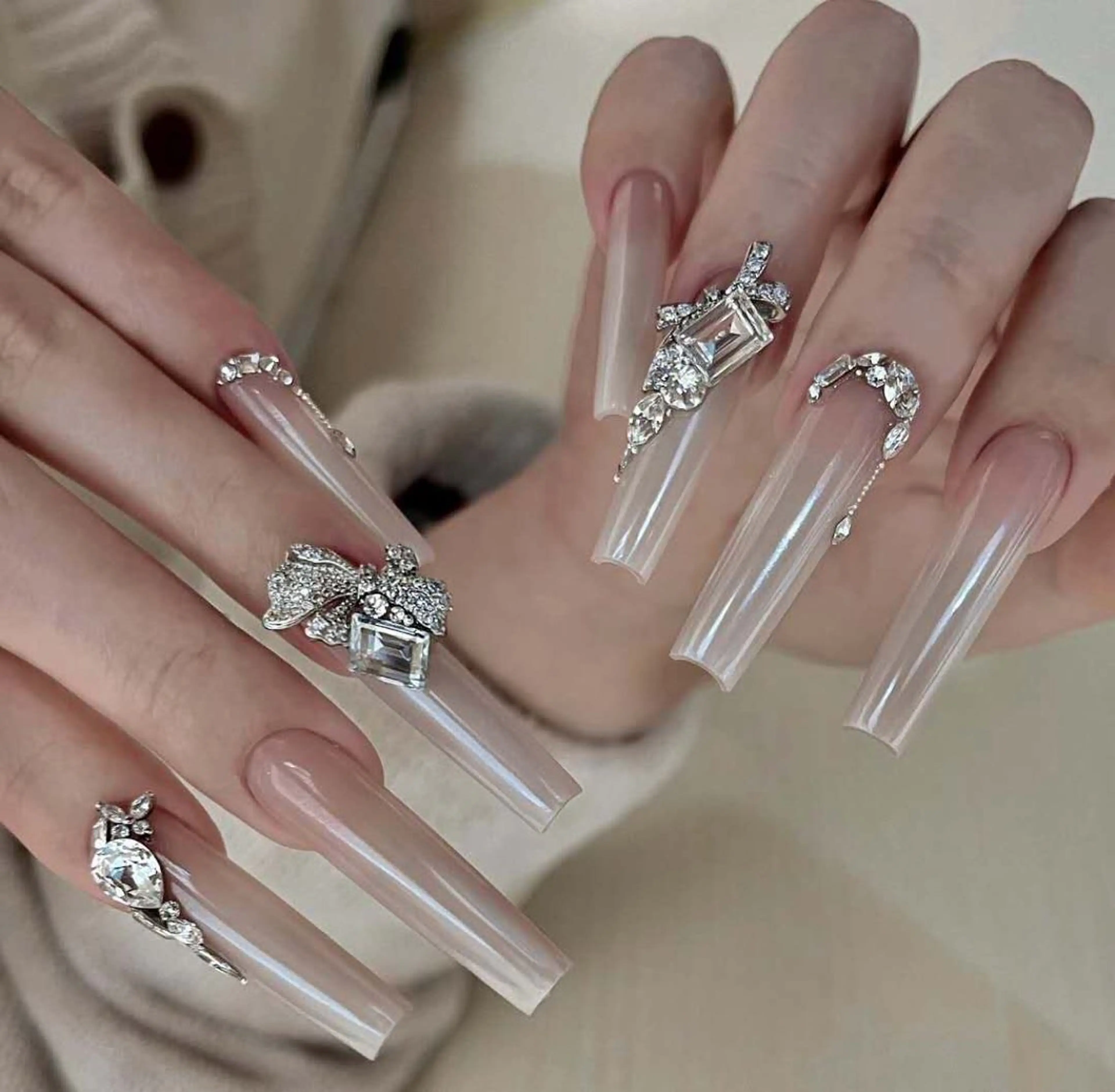 ネイル 小島 阿佑美のネイルデザイン