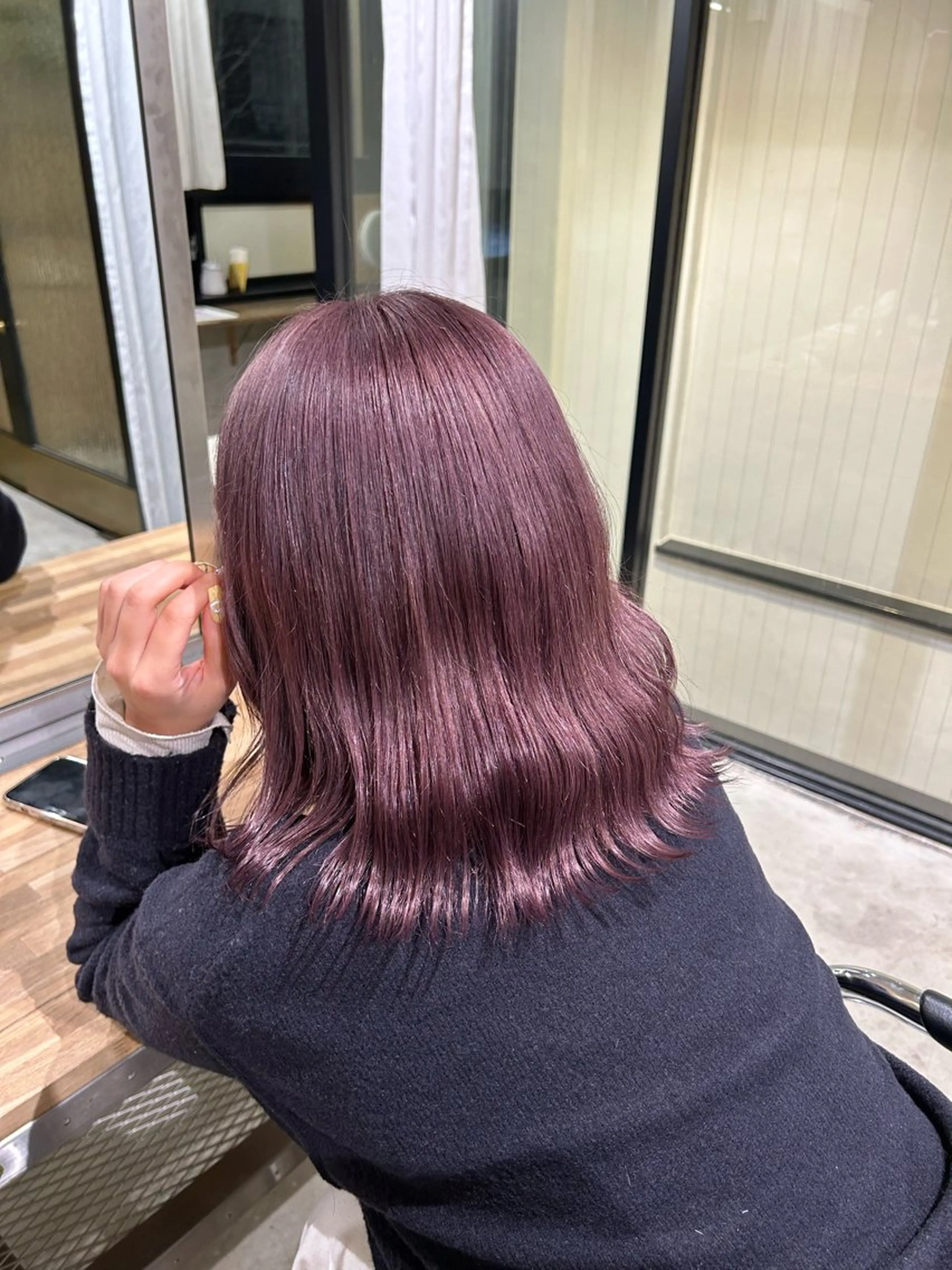 ミディアム カラー ブリーチ ラベンダーカラー EIGHT mana 海外グレージュ🥥のヘアスタイル