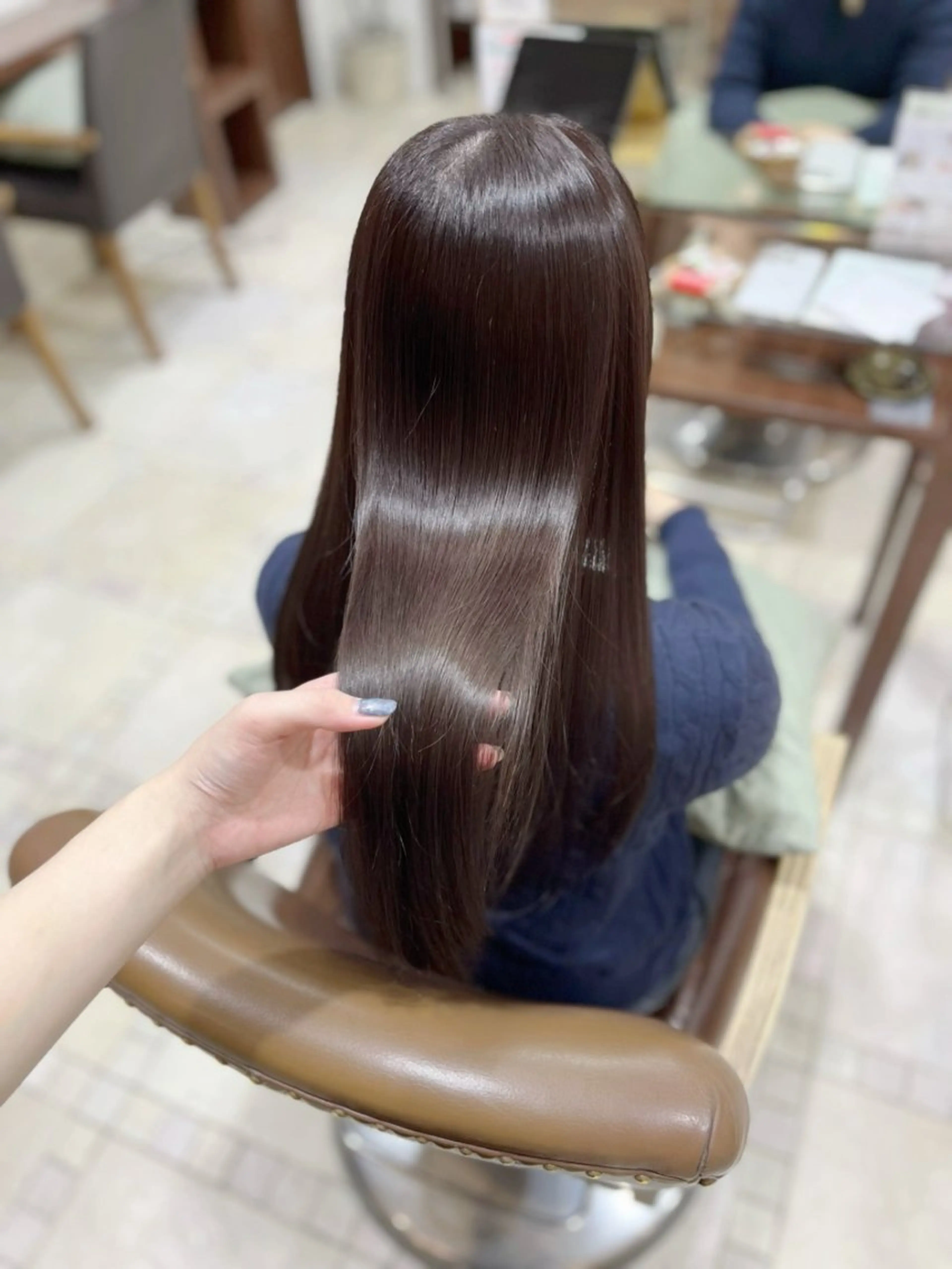 【🌟髪質改善メニュー🌟】髪のダメージケアにオススメ‼️艶さら酸熱トリートメント➕似合わせカット✂️✨の写真