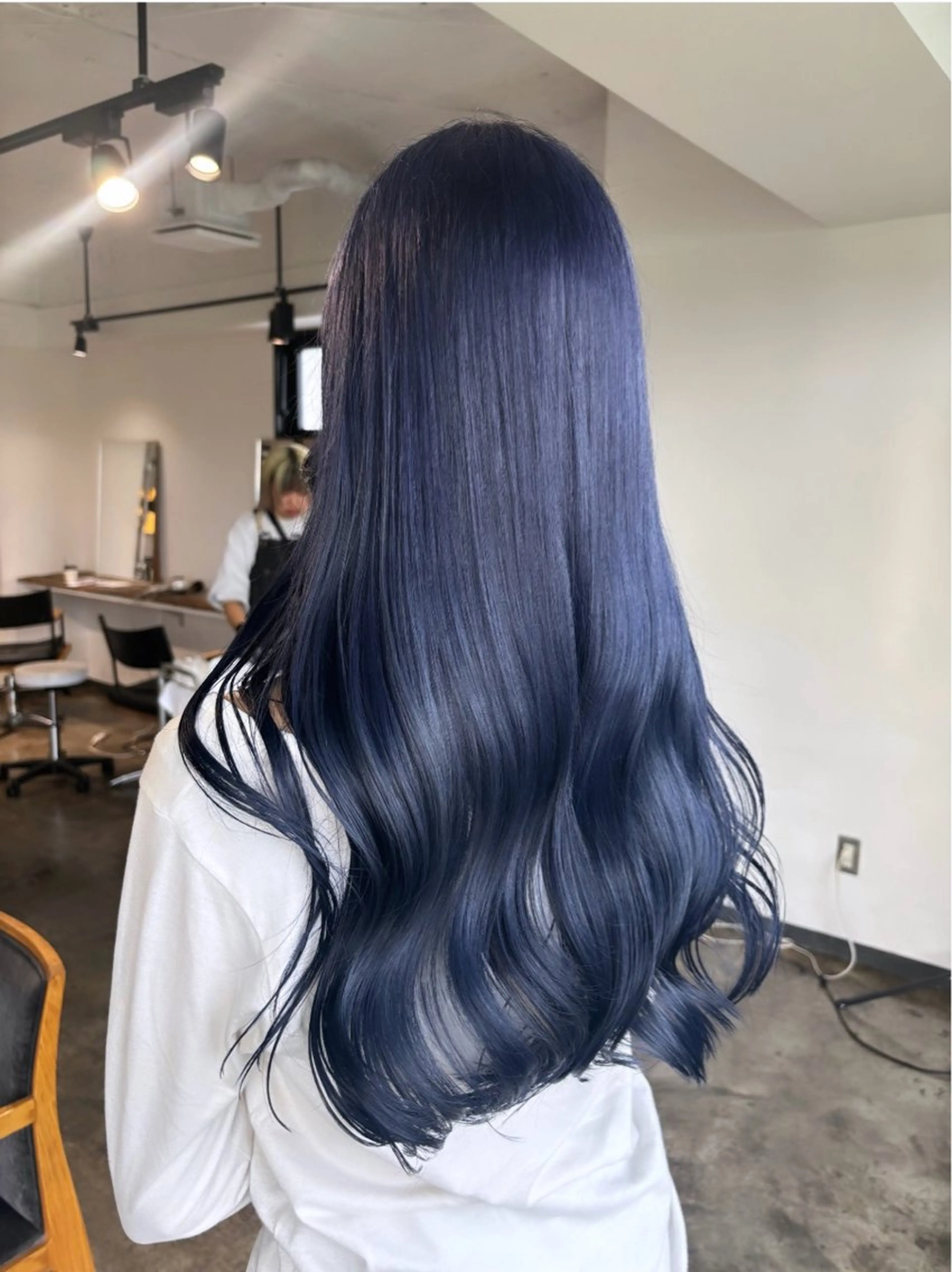 ロング カラー ブリーチ ブルーカラー ダブルカラー ネイビーカラー ヘアカラー トリートメント 暖色カラー🍒 ケアブリーチ/akiのヘアスタイル
