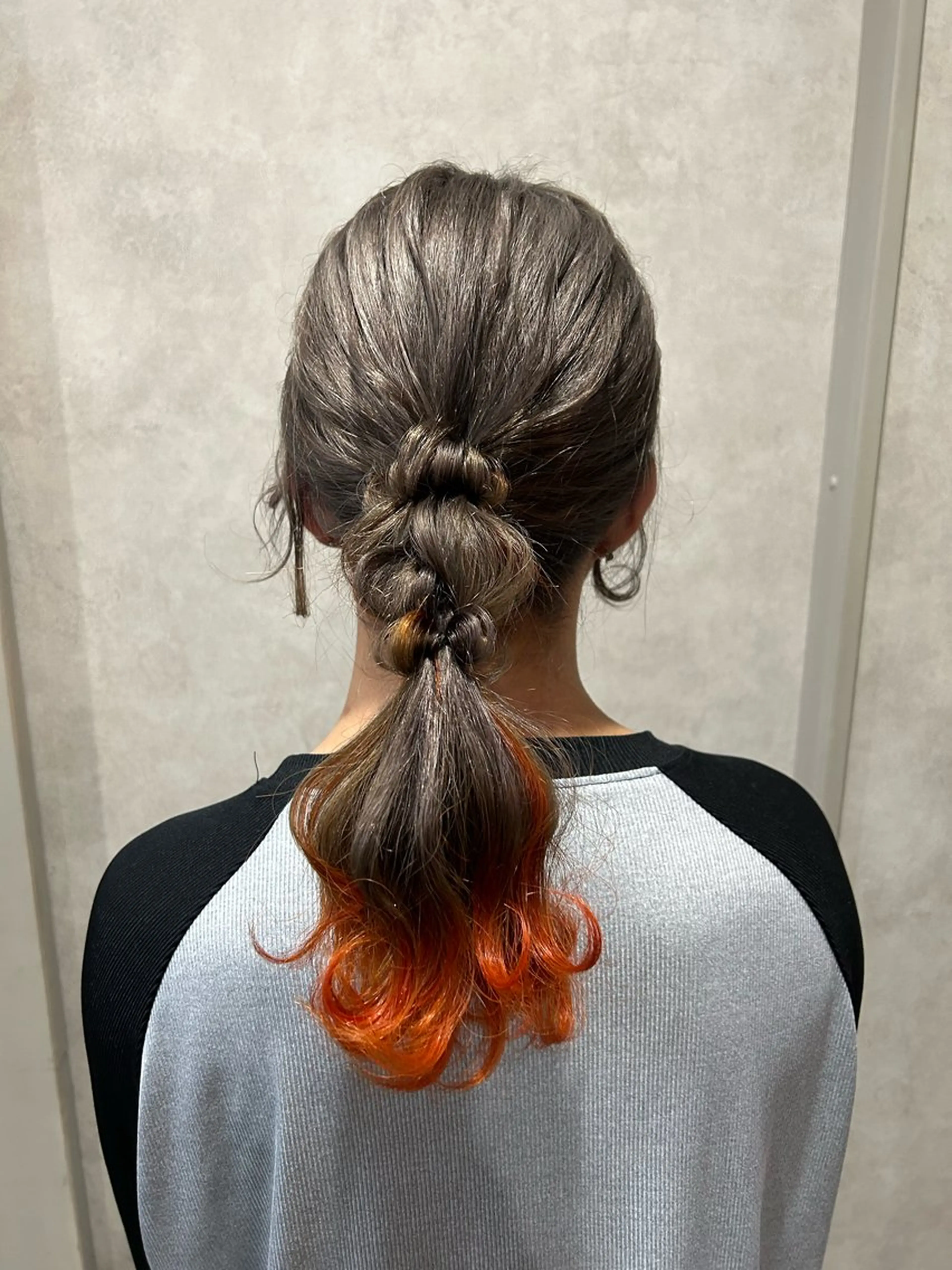 カラー ヘアアレンジ グレージュ オレンジ 西村 真実子のヘアスタイル