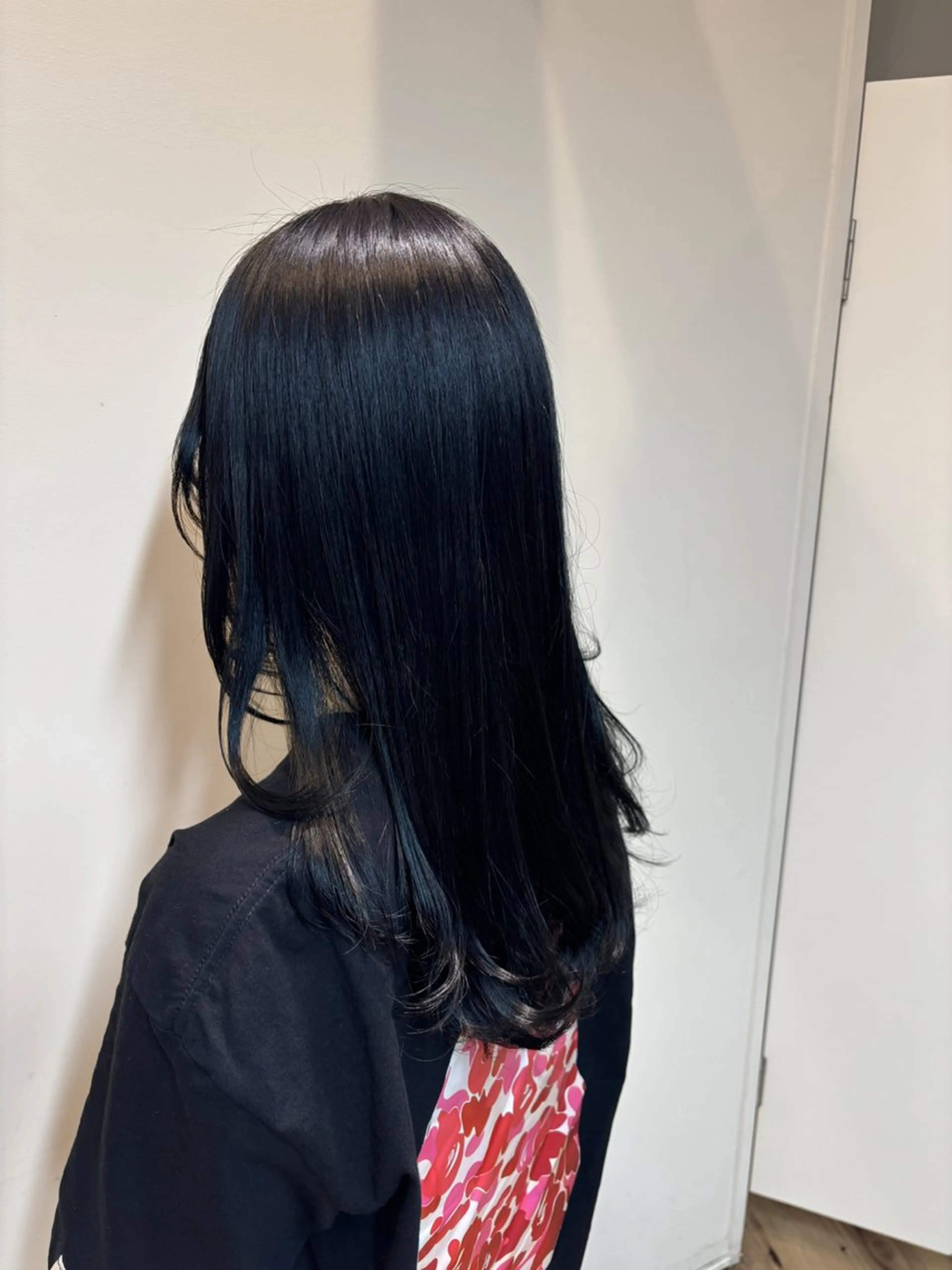 カラー ブルーカラー 土屋 永のヘアスタイル