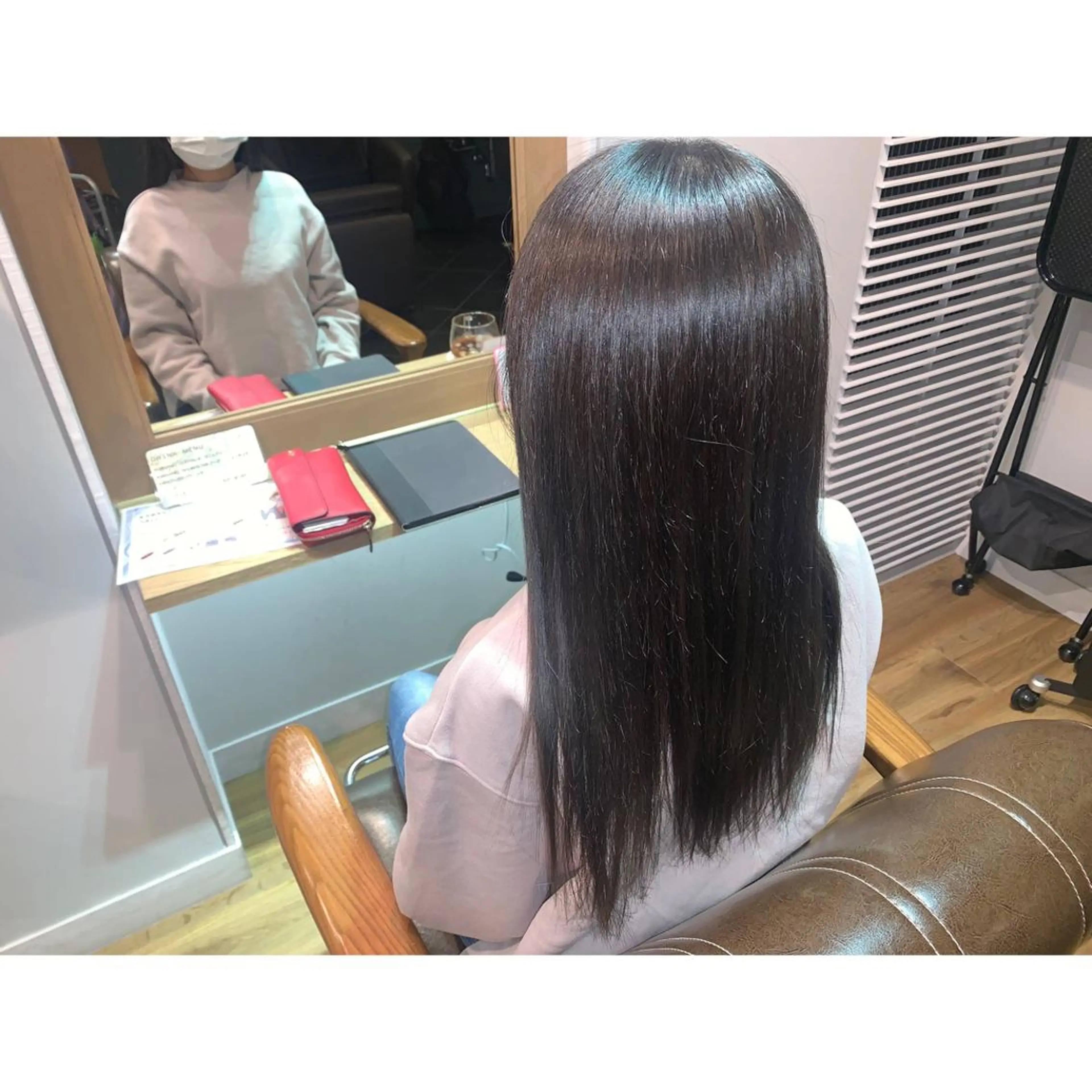 ロング カラー アッシュ アッシュグレー ヘアカラー トリートメント ツキダテ ユイのヘアスタイル