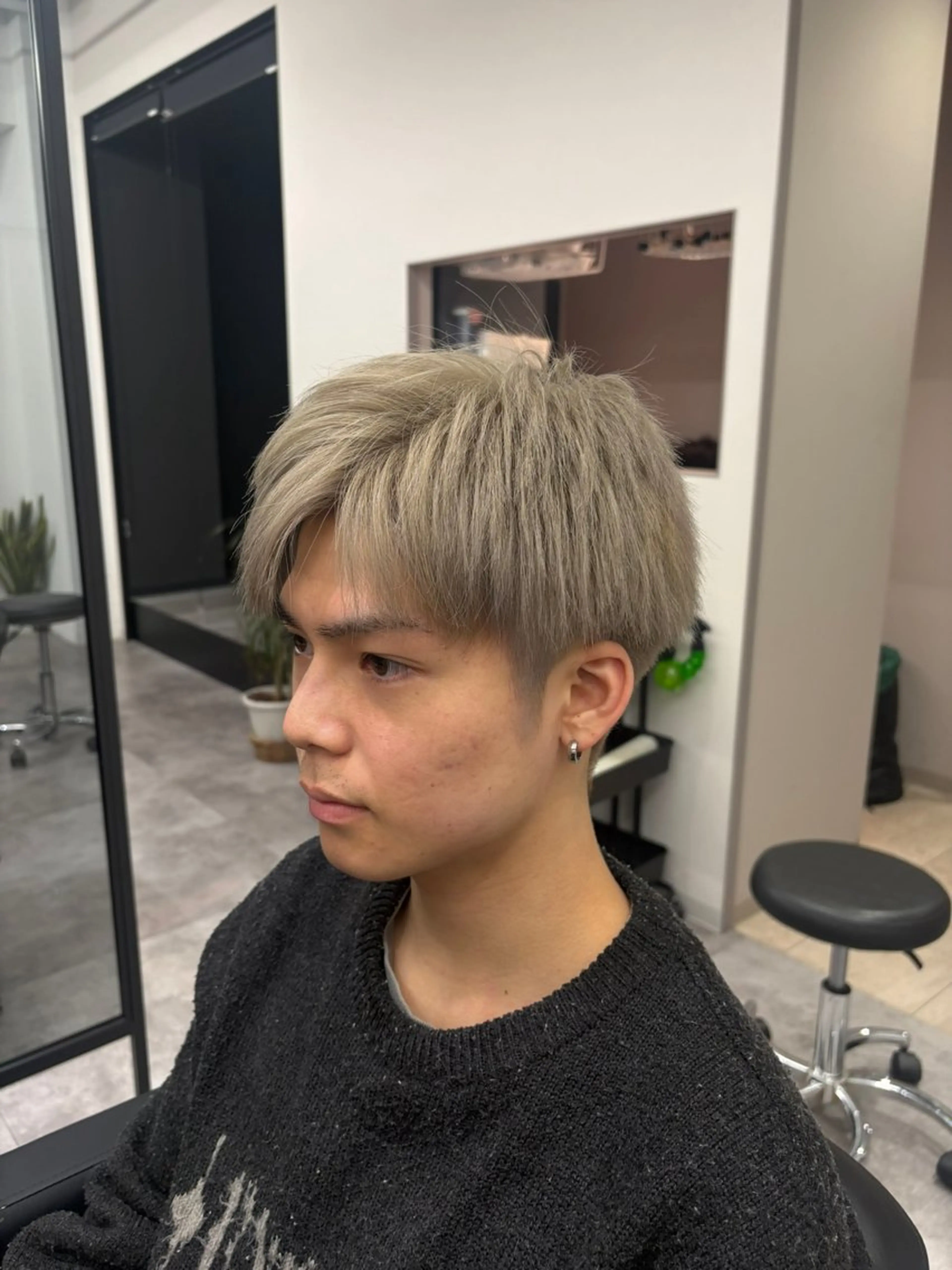 カラー メンズ ヘアカラー COCO .のヘアスタイル