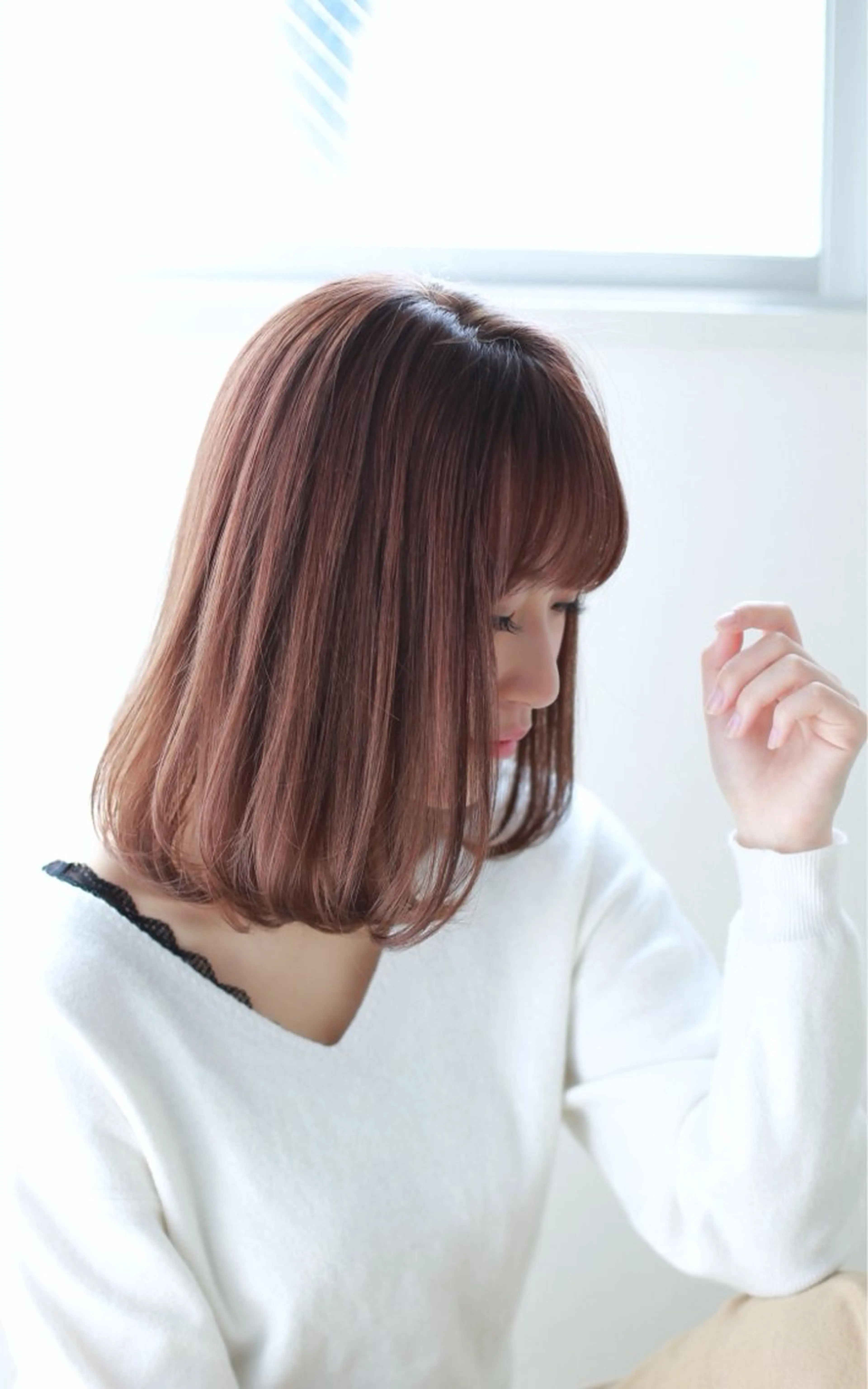 ミディアム カット ヘアカラー 骨格／顔型／診断／ 伏見／飯味 華菜のヘアスタイル
