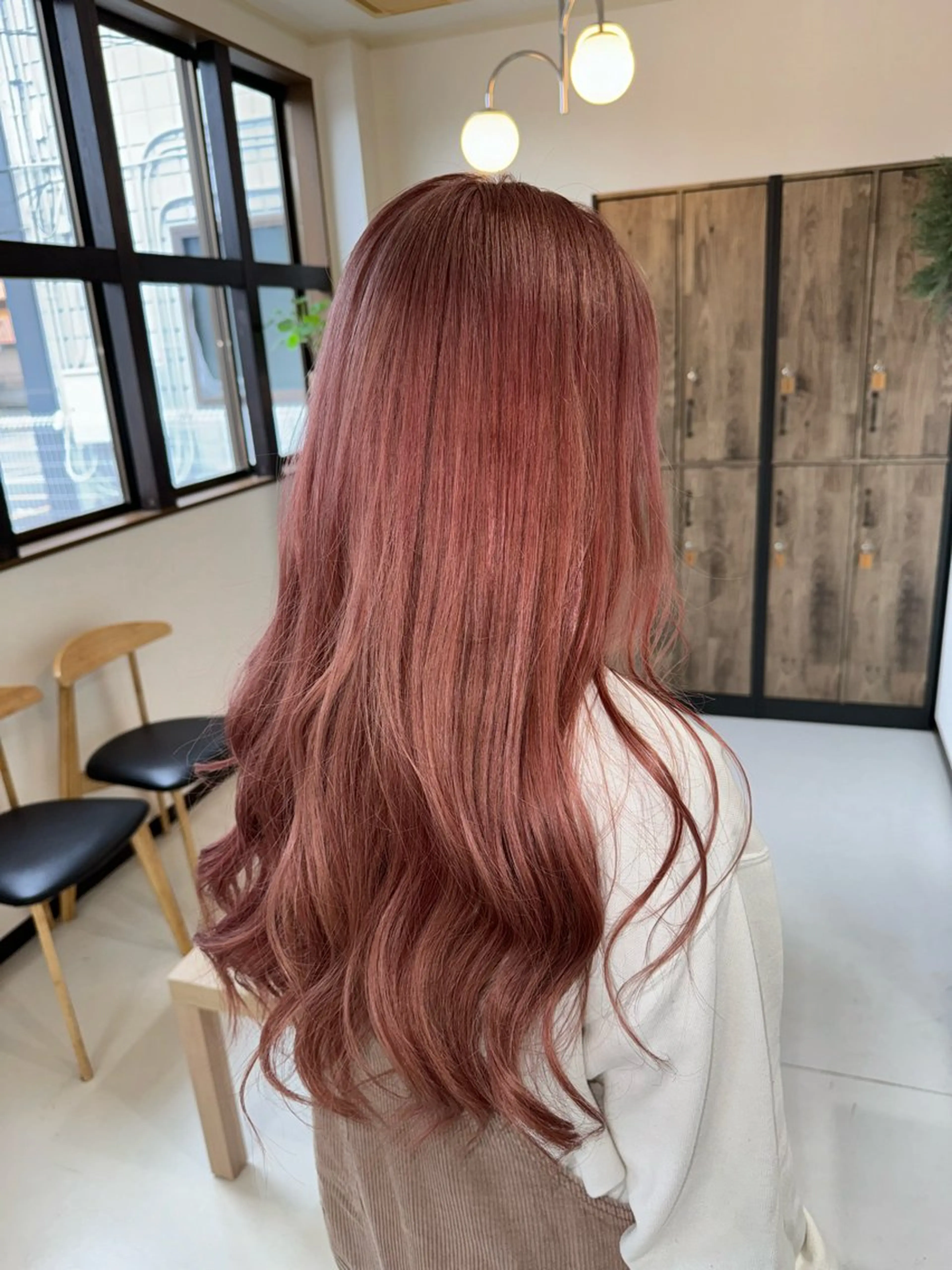 ロング ヘアカラー 手塚 麗のヘアスタイル