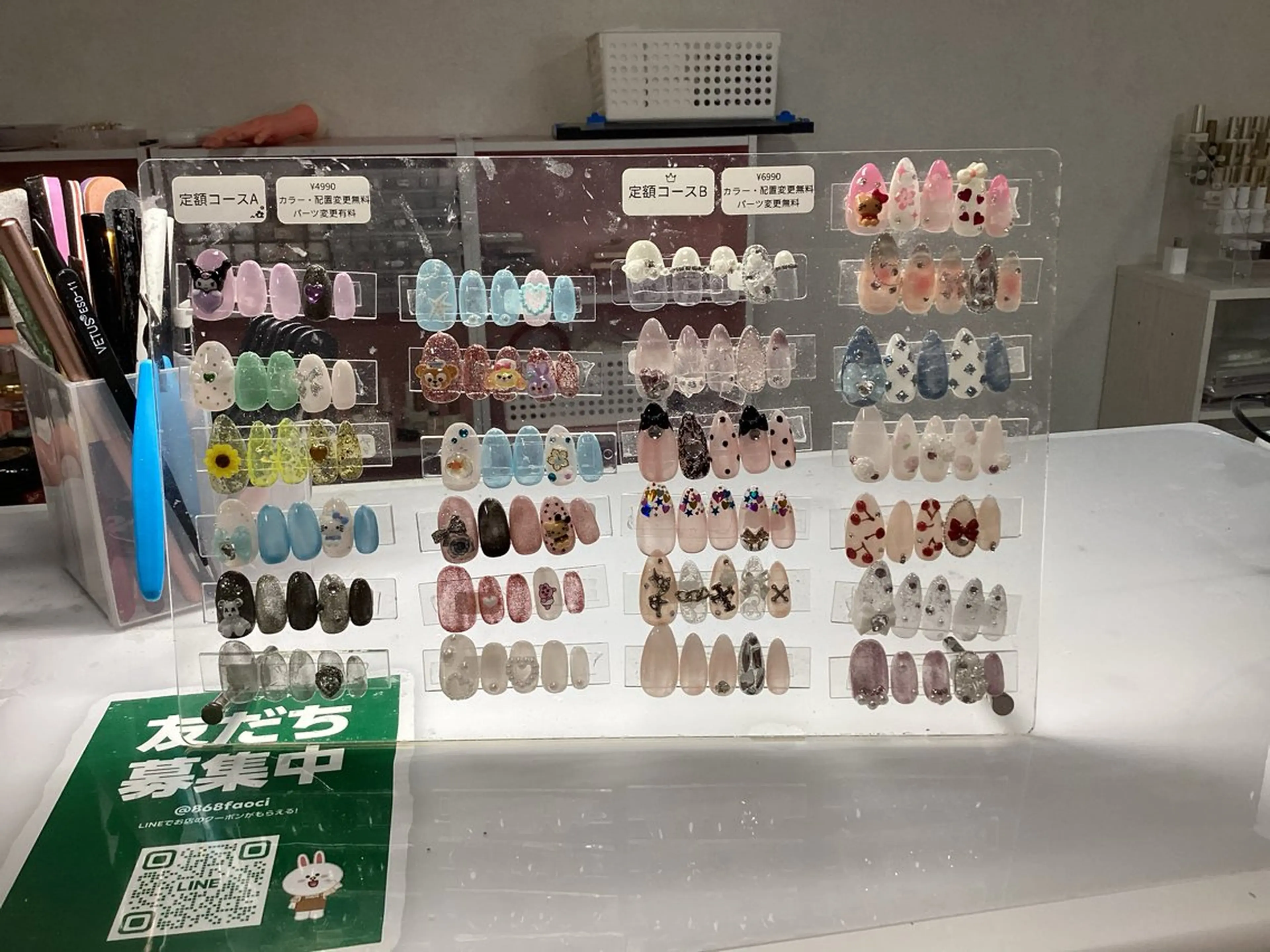 ネイル パーツ全部¥110 サロンミミのネイルデザイン