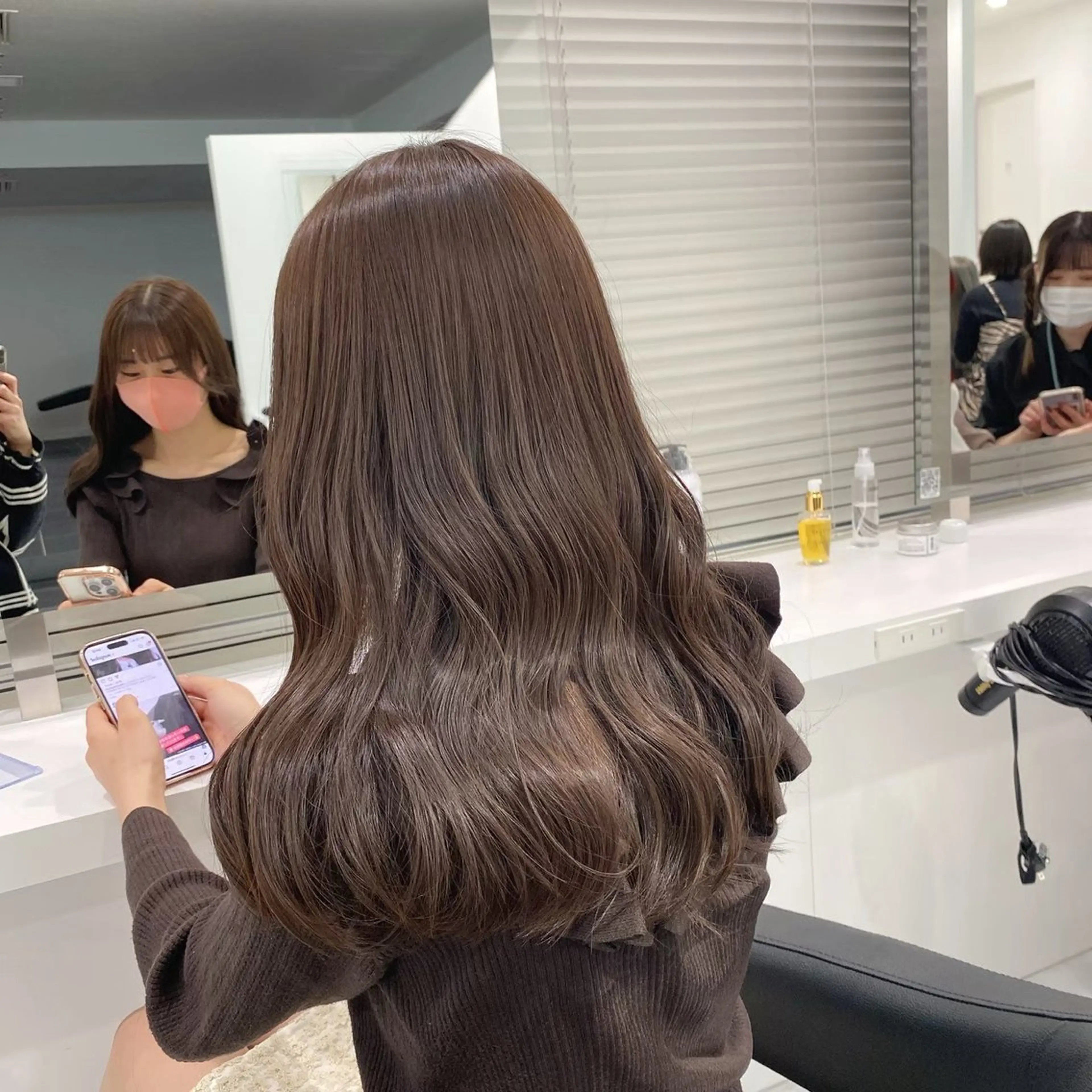 ロング カラー ヘアアレンジ 🫧モテる💗ダメー ジレスハイトーン🫧のヘアスタイル