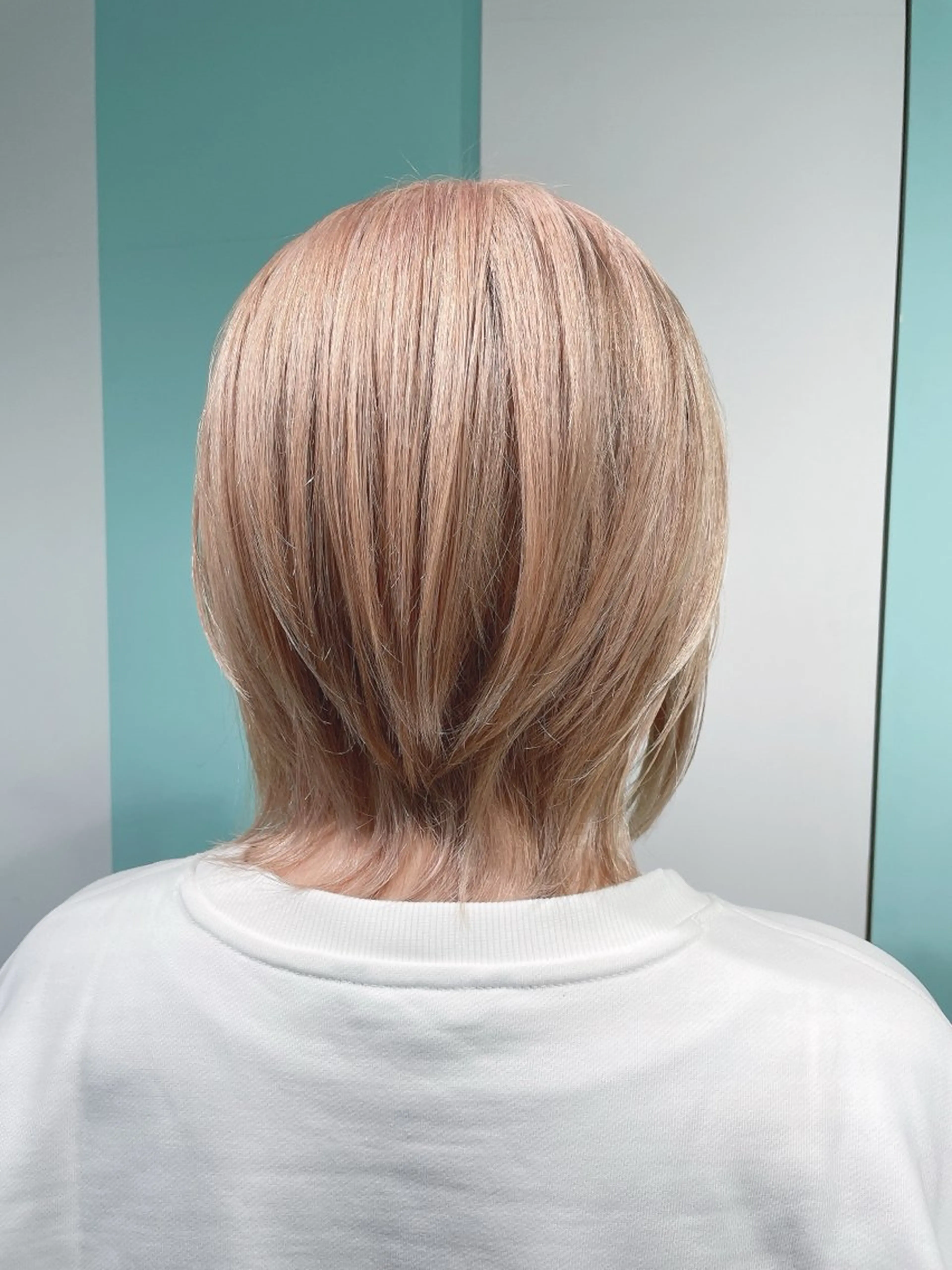 ショート ヘアカラー 原 千景のヘアスタイル