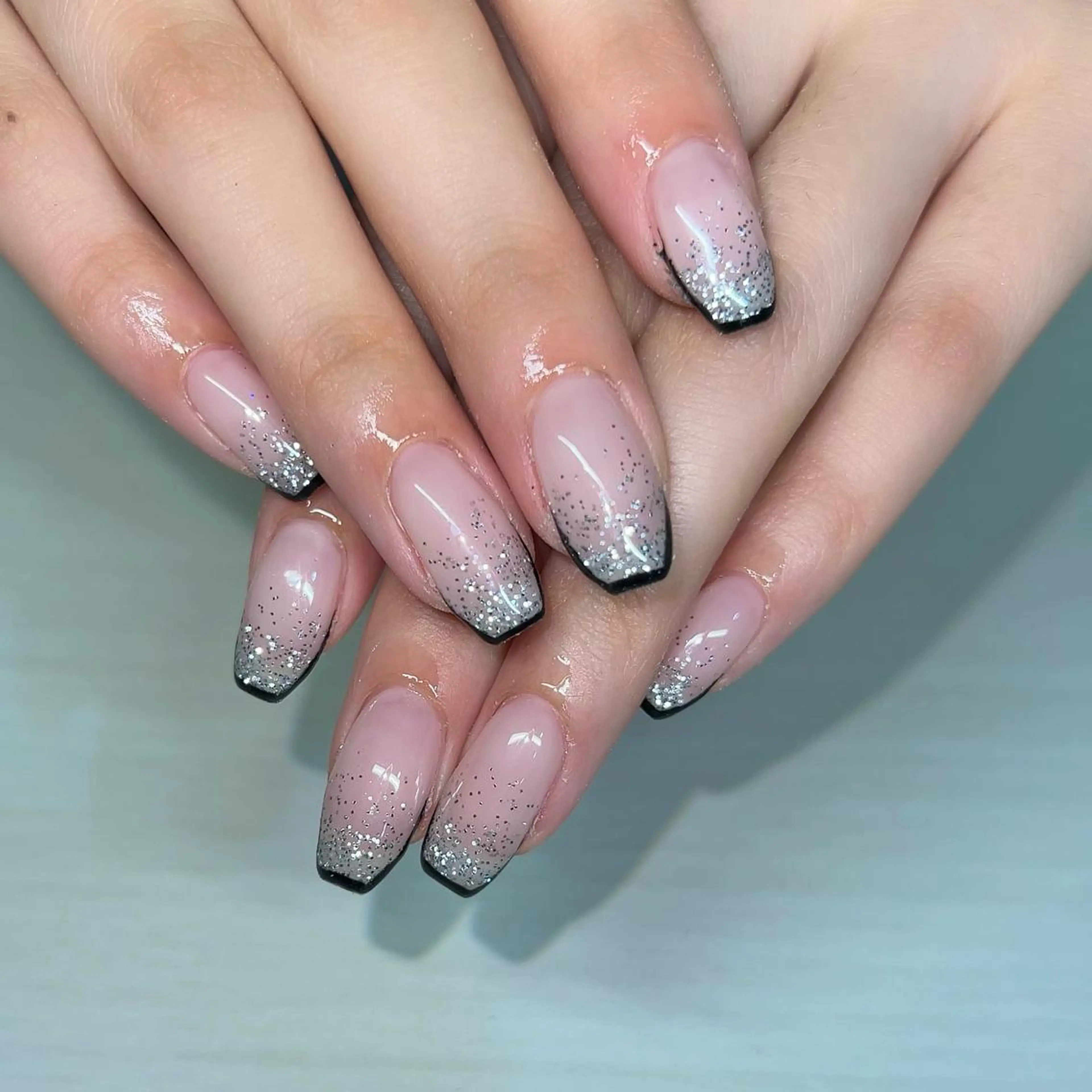 ネイル フレンチネイル ラメ(グリッター) ラメグラデーション ハンドネイル 【Yappy🌈】 💖P-tanaのネイルデザイン