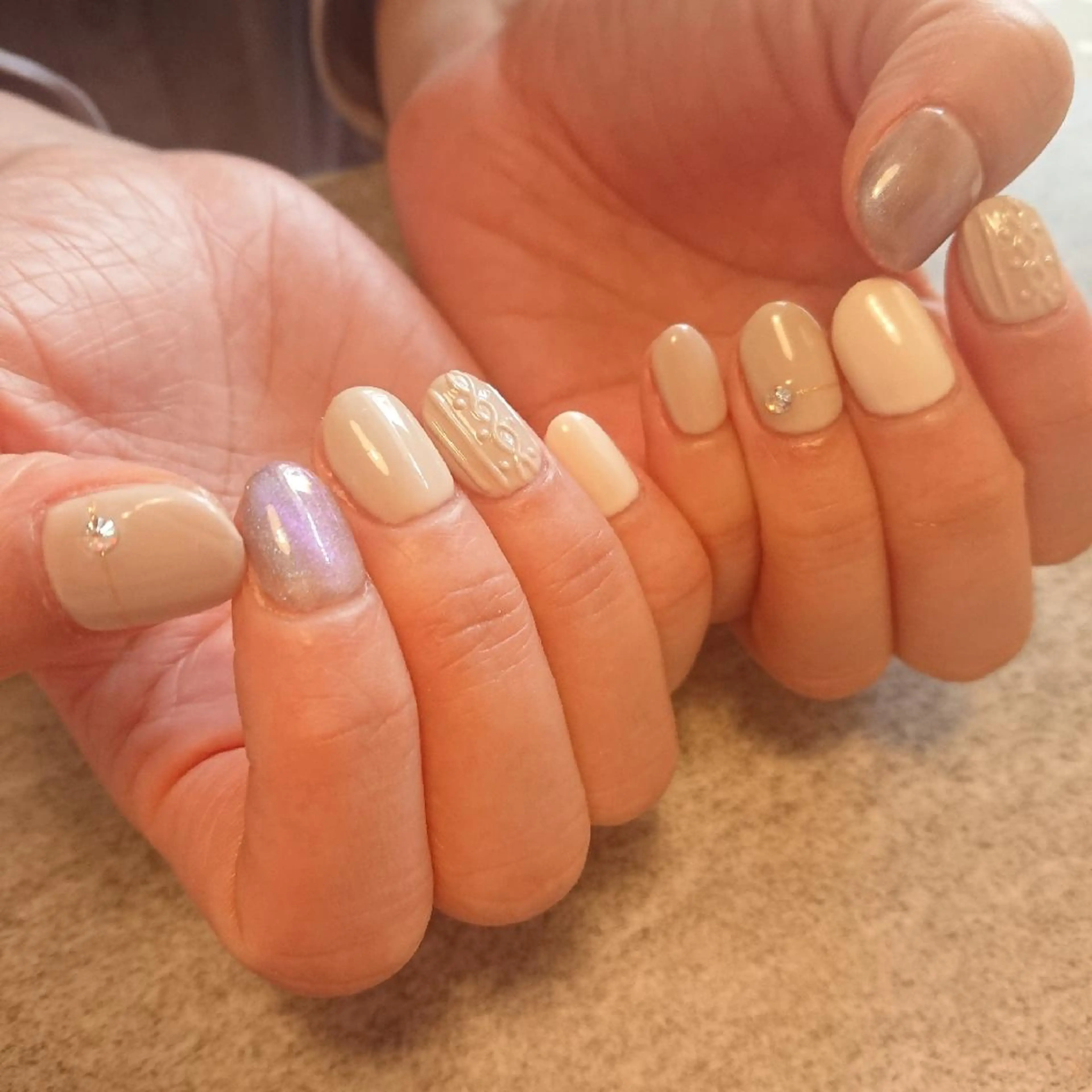 ネイル ジェヌインネイル 河内のネイルデザイン