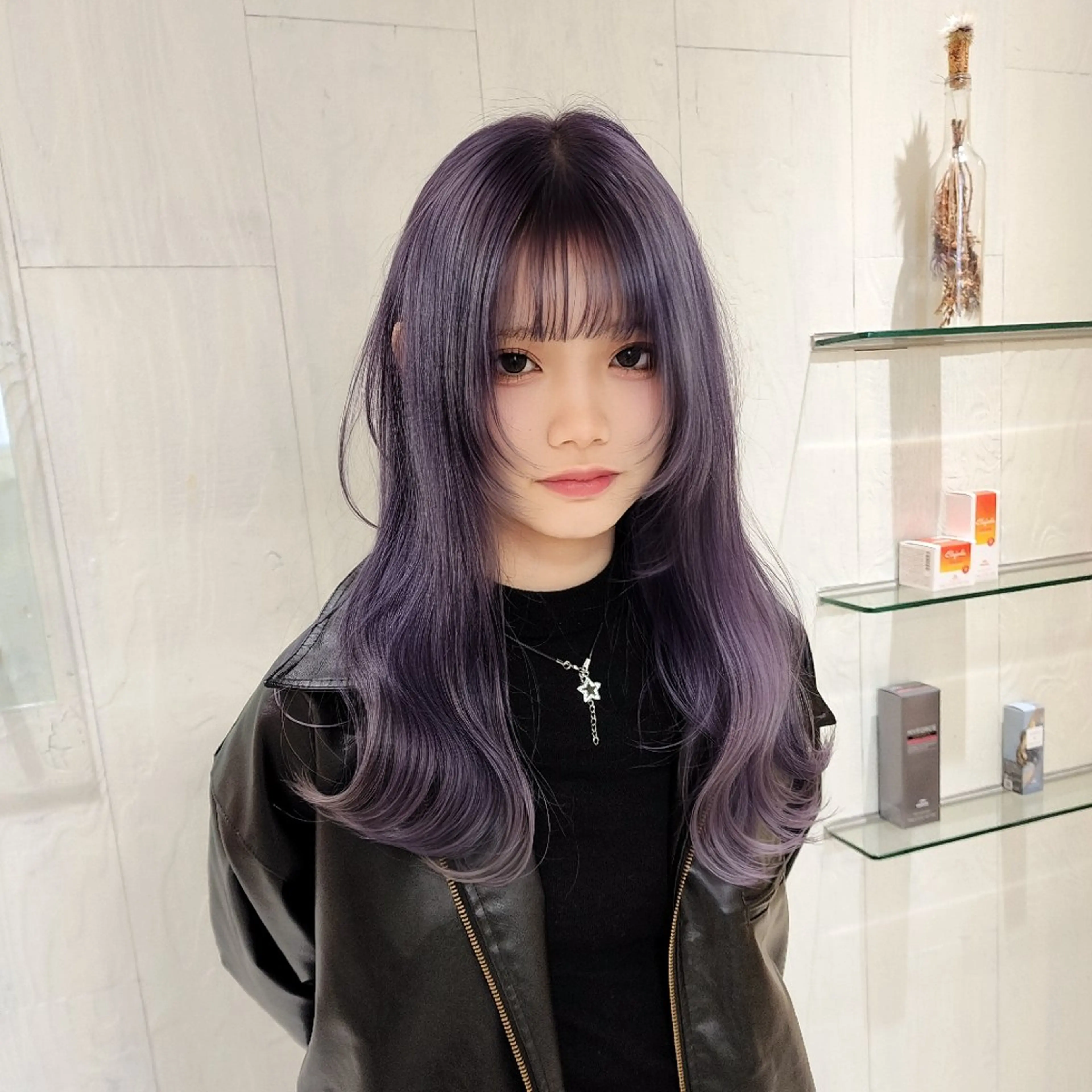 ロング カラー グレージュ ラベンダーカラー ラベンダーグレージュ ラベンダーグレー 顔まわりレイヤー カット ヘアカラー トリートメント レイヤーカット/ ウルフカット/大橋 のヘアスタイル