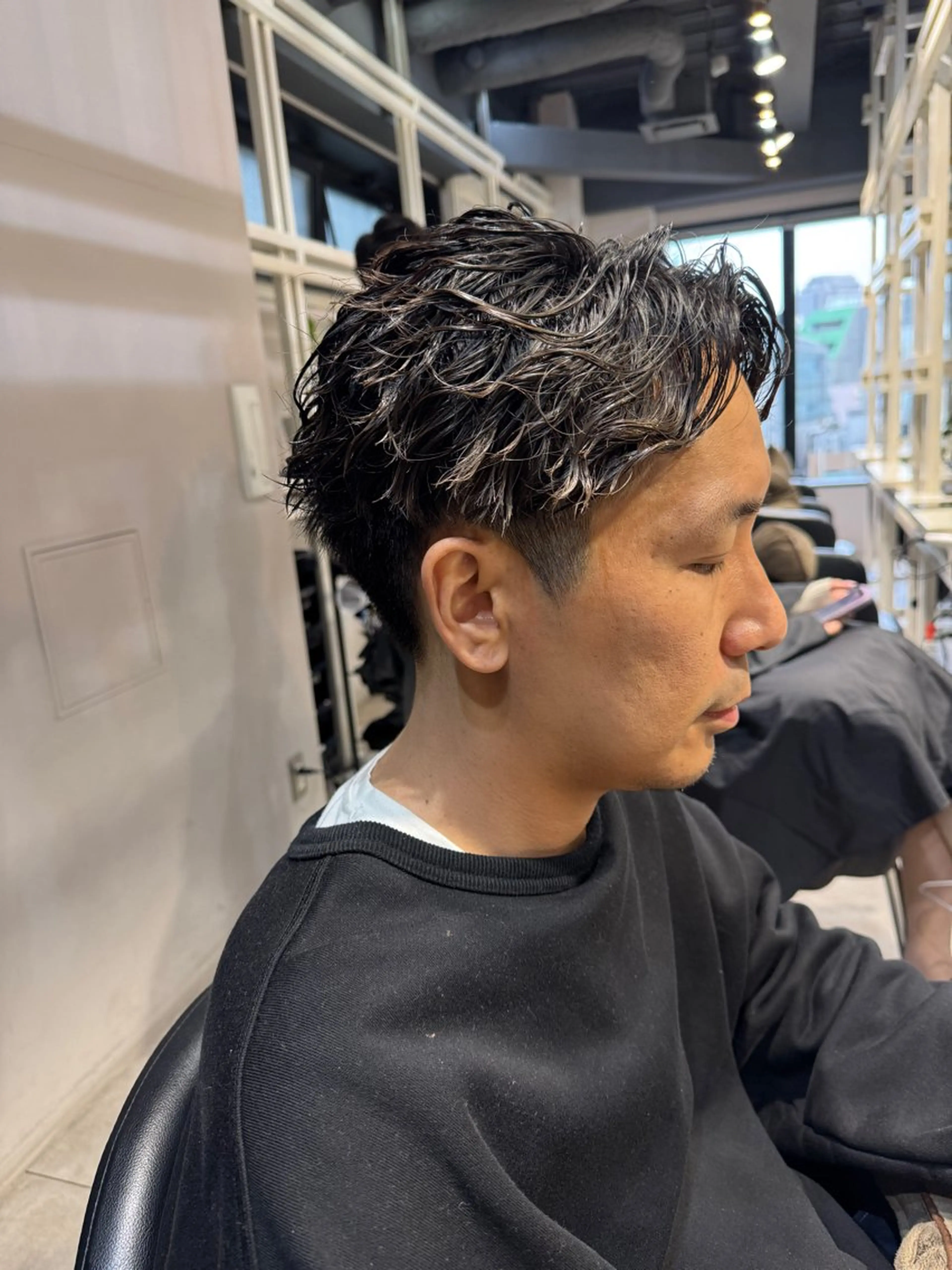ショート パーマ メンズ フェザーパーマ メンズパーマ カット パーマ トリートメント 似合う髪型が 分からない方へのヘアスタイル