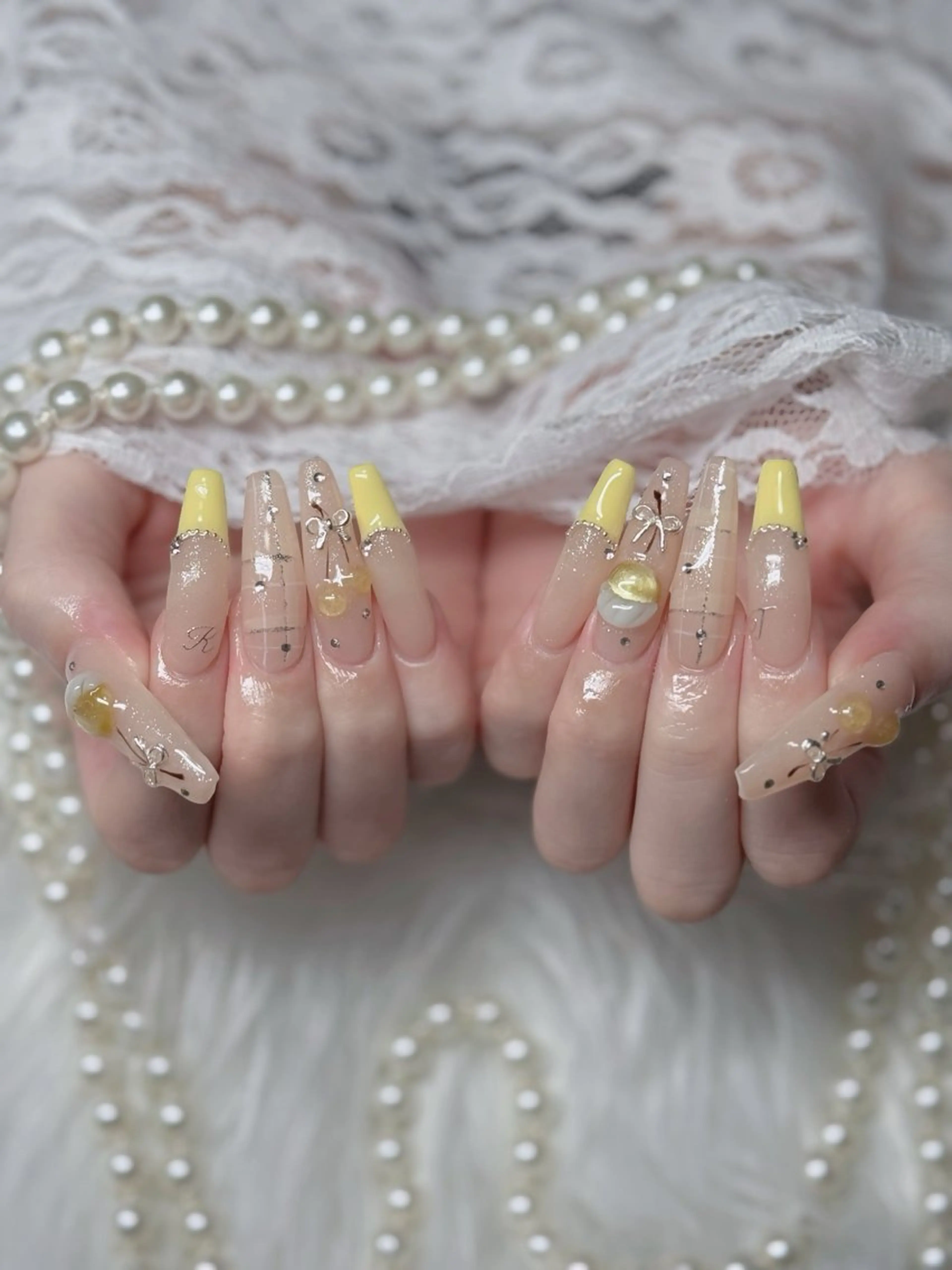 ネイル フレンチネイル ジェルネイル ガラスフレンチ ハロウィン ハート ハンドネイル H.baby Nail Salonのネイルデザイン