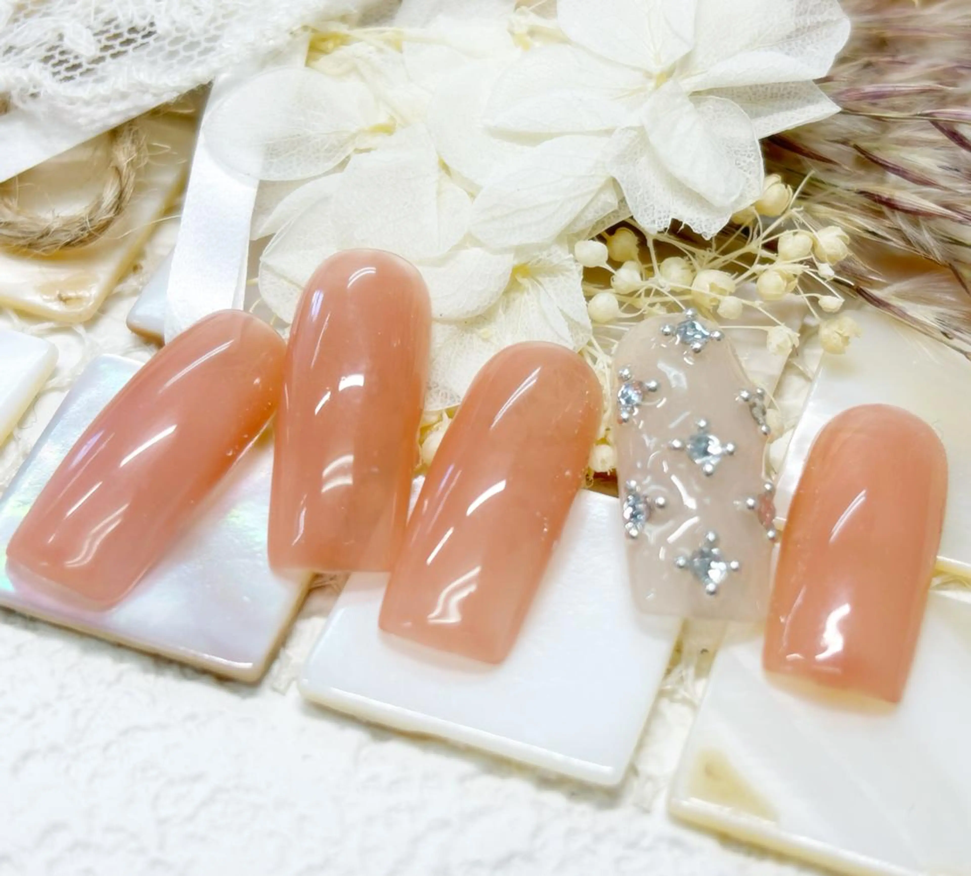 ネイル チークネイル 長さ出し フレンチネイル ジェルネイル ガラスフレンチ ハンドネイル リラネイル Aikenのネイルデザイン