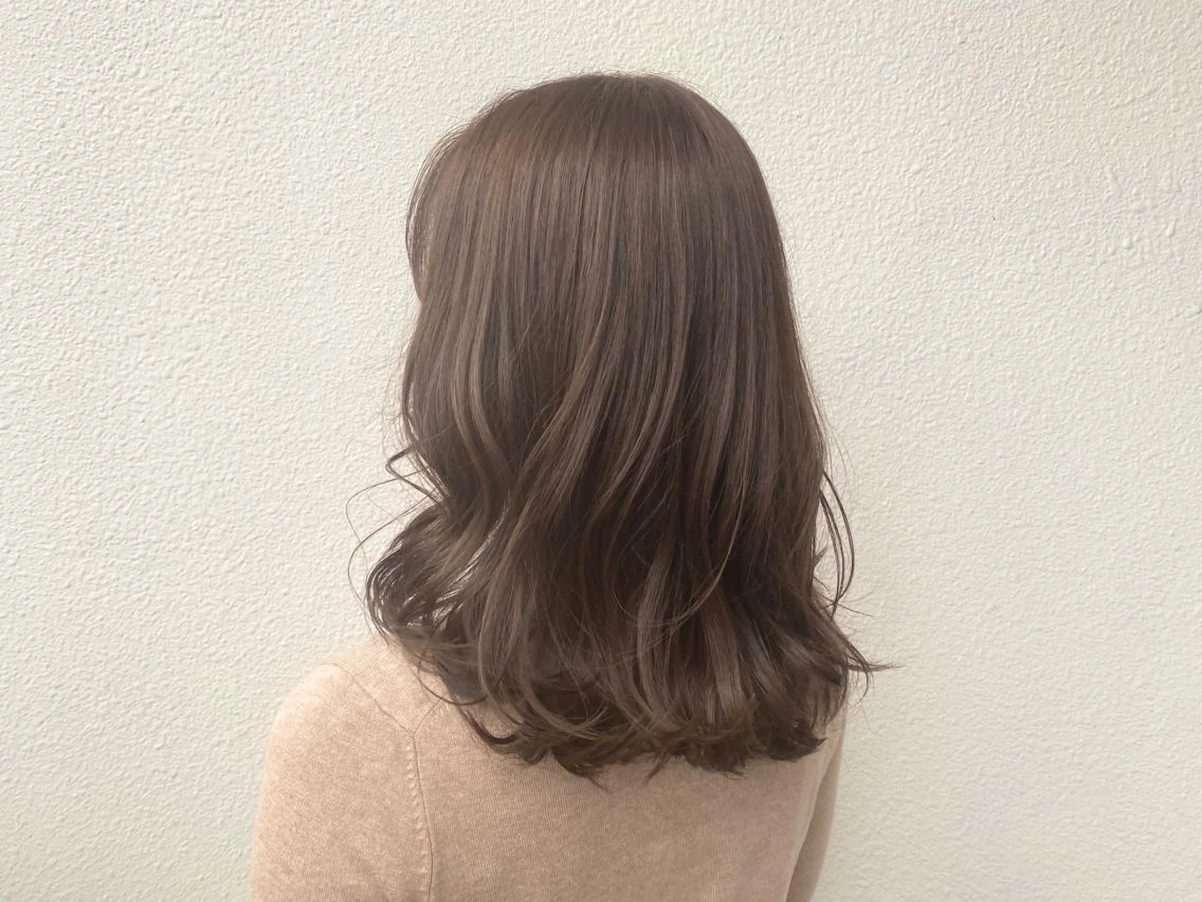 ミディアム カラー ブリーチ 透明感カラー グレージュ ブリーチなしカラー ヘアカラー 髪質改善/艶カラー 🎀レイヤーカットのヘアスタイル