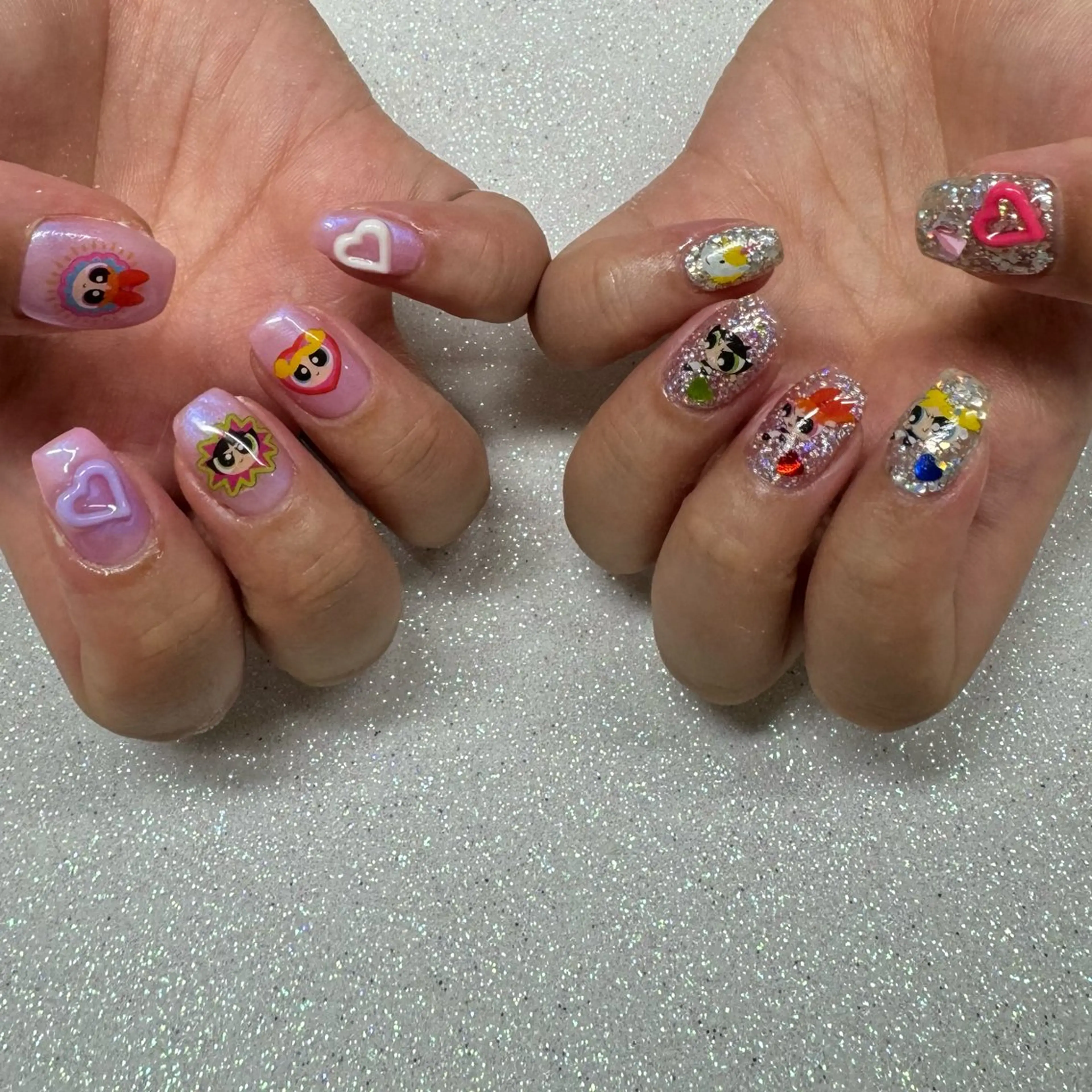 ネイル ハンドネイル VIERU 🌈🎀💖のネイルデザイン