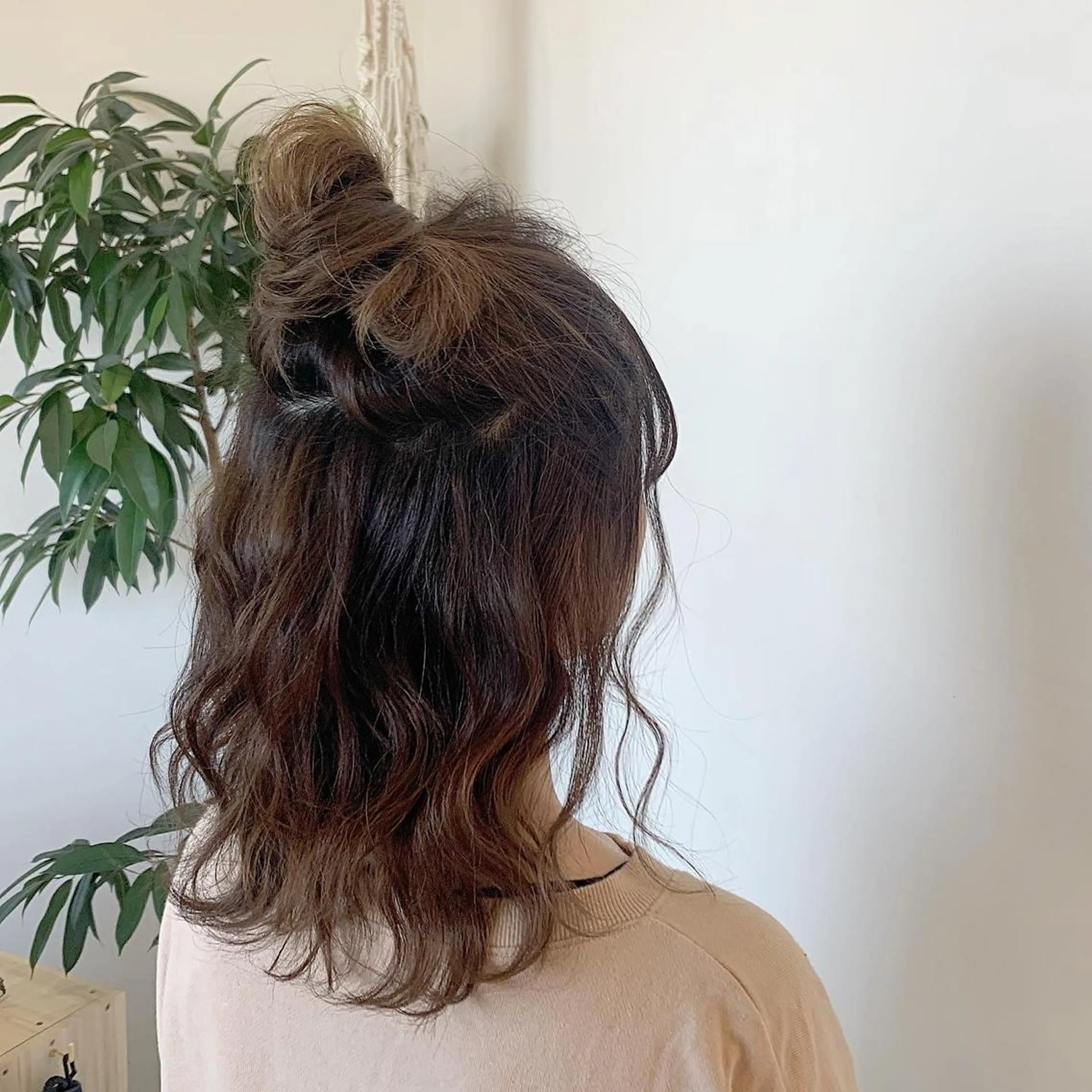 ミディアム ヘアアレンジ ハーフアップ 甲斐 もあのヘアスタイル