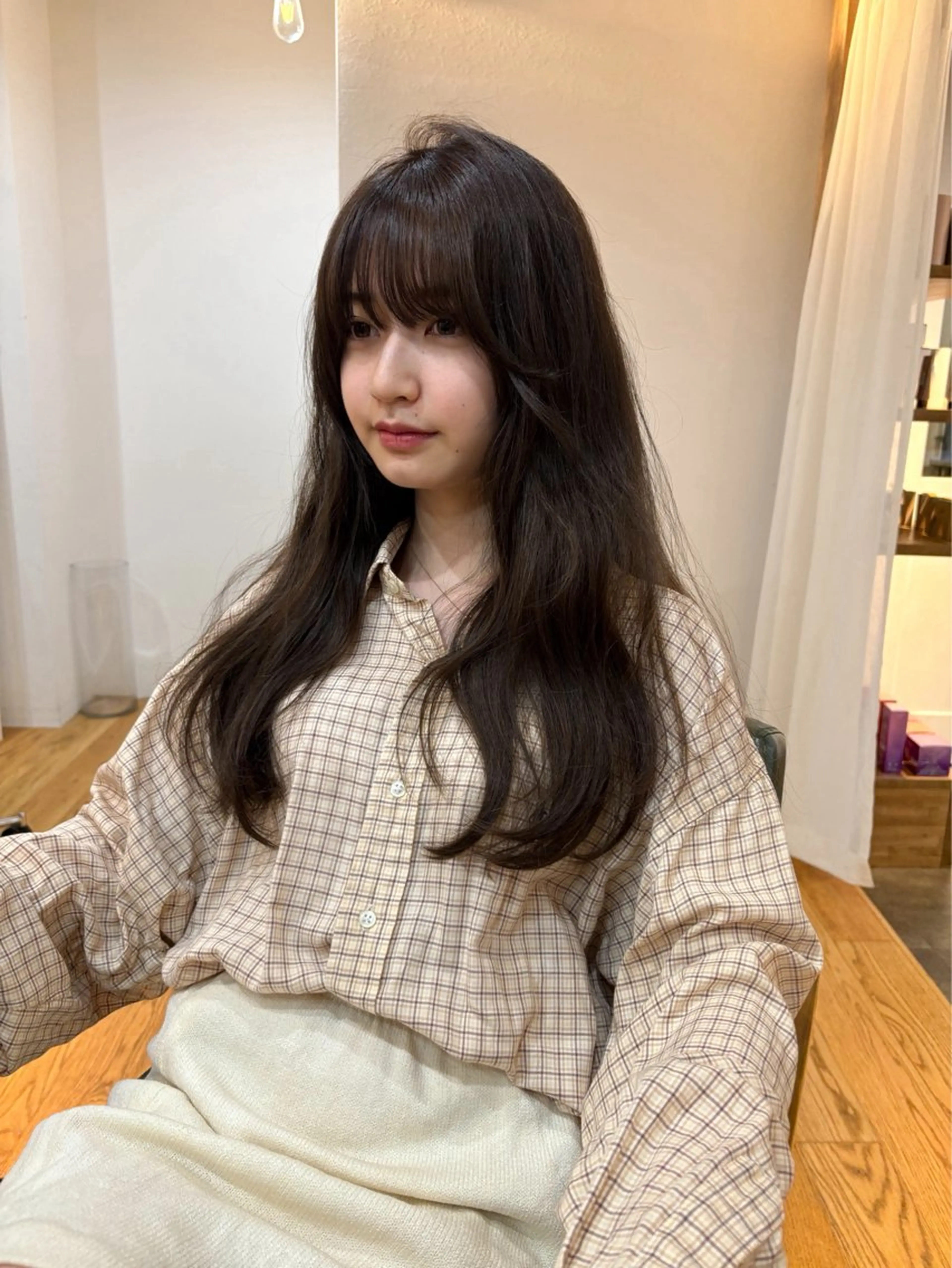 セミロング カラー グレージュ レイヤーカット 林　蓮／レイヤー ／透明感カラーのヘアスタイル