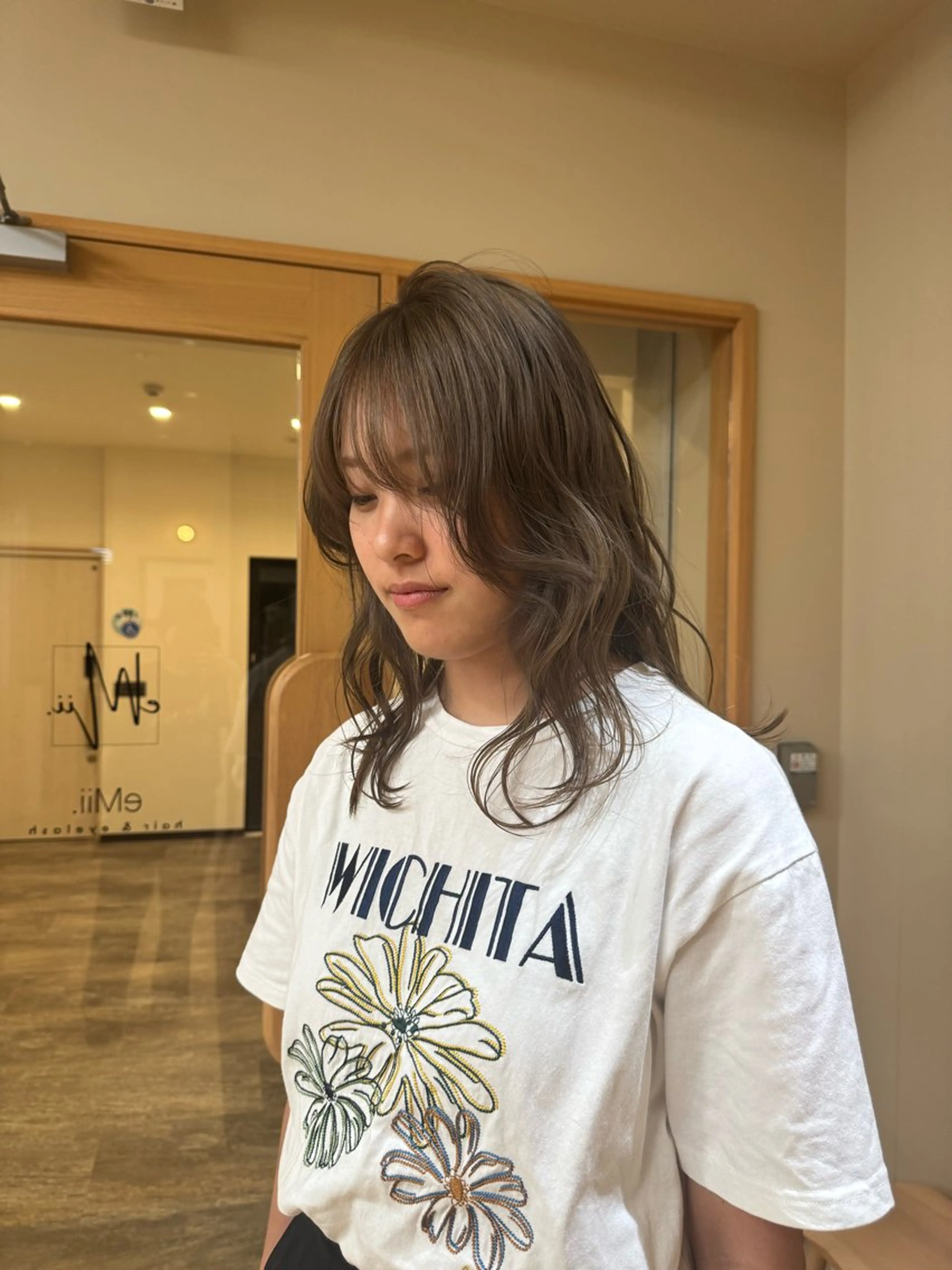 ミディアム カラー hina 🛋️ブリーチカラーのヘアスタイル