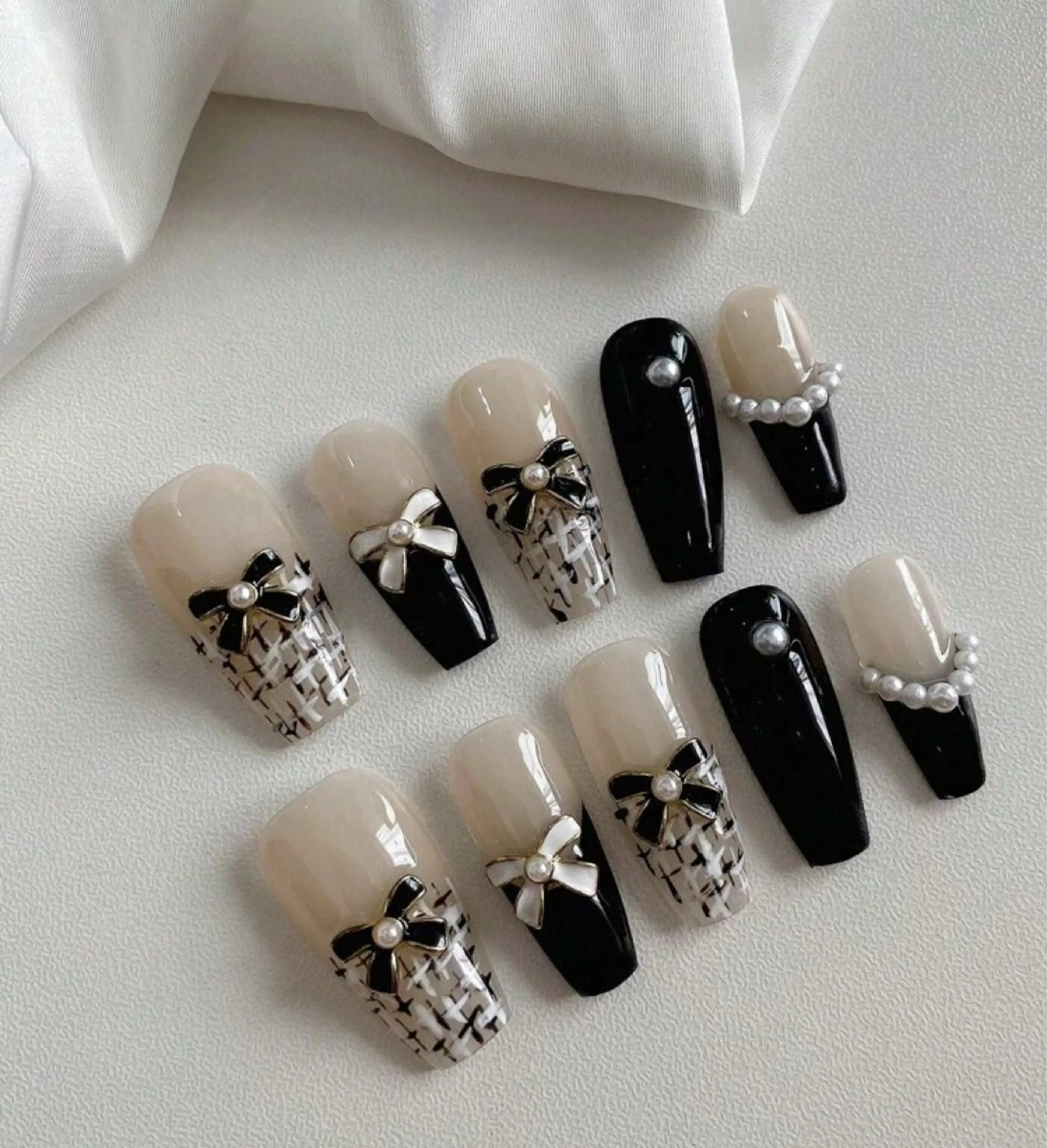 ネイル モナ& あきのネイルデザイン