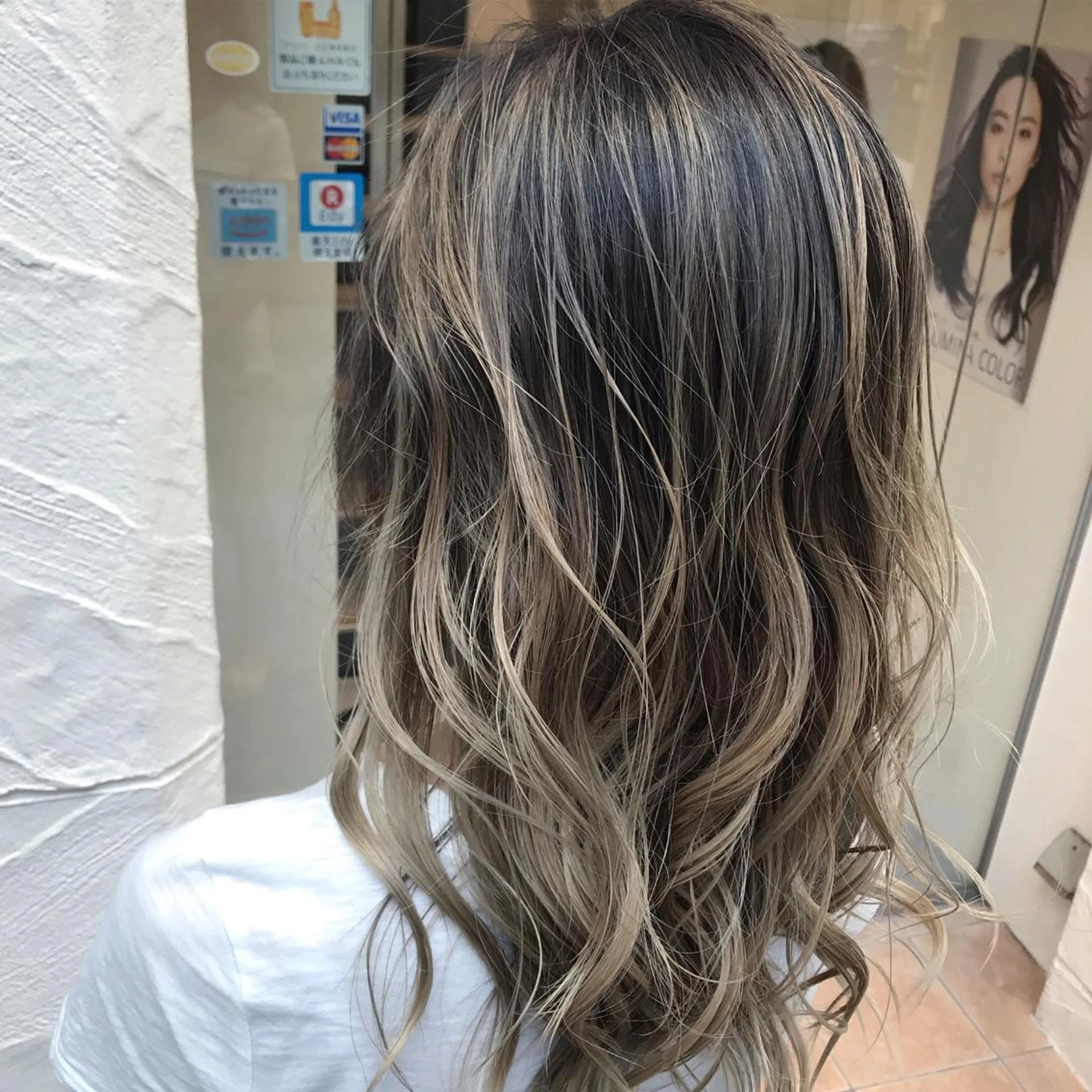 セミロング カラー ハイライトカラー ハイライト 髪質改善カラー韓国風 レイヤーtudaのヘアスタイル