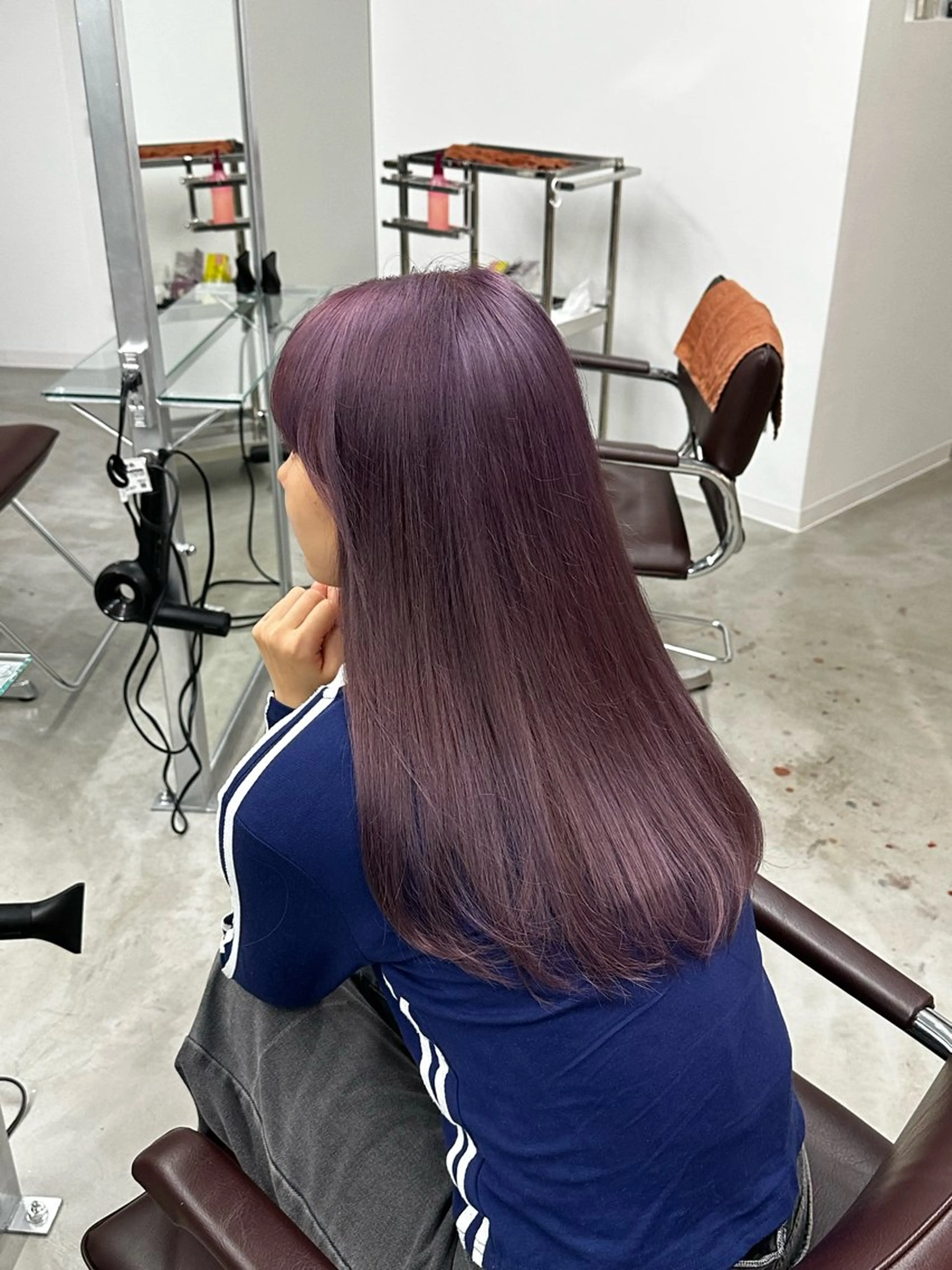 セミロング タマシロカリン 艶カラー/レイヤーのヘアスタイル
