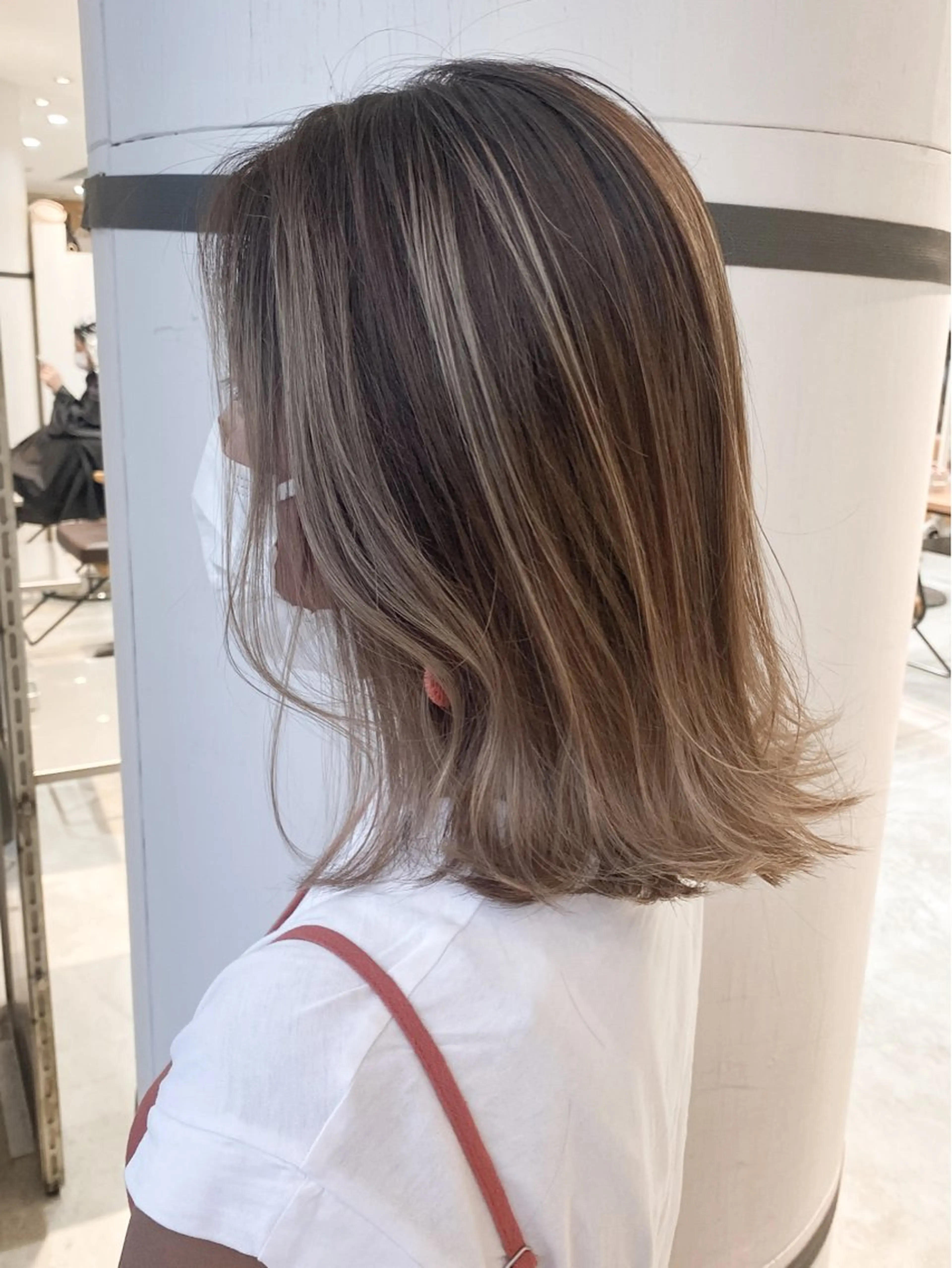 ミディアム カラー バレイヤージュ レイヤーカット ヘアカラー トリートメント welring hair salonのヘアスタイル