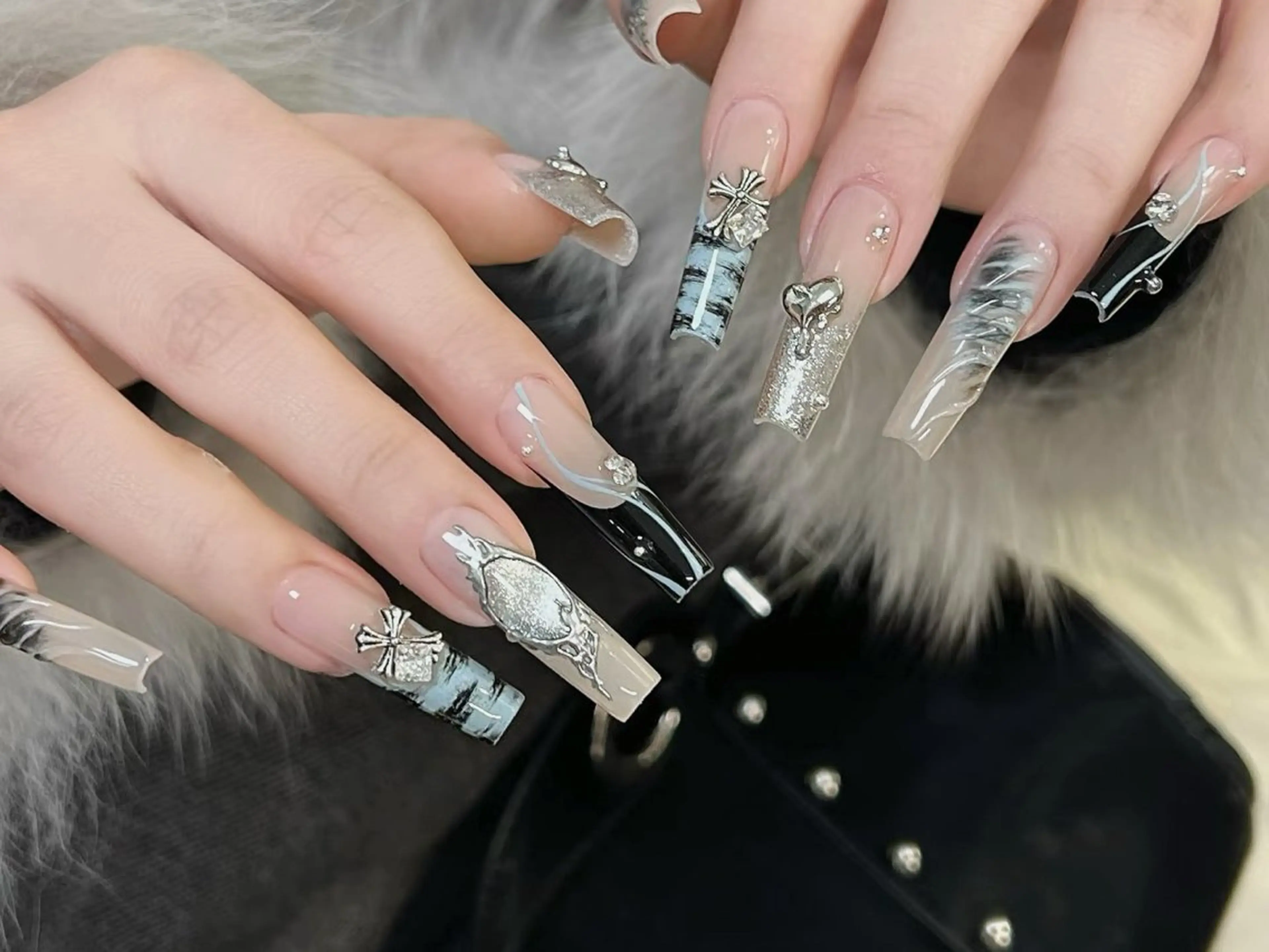 メンズ ネイル メンズネイル シルバー ハンドネイル ハンドケア DarkHoney 池袋店のネイルデザイン