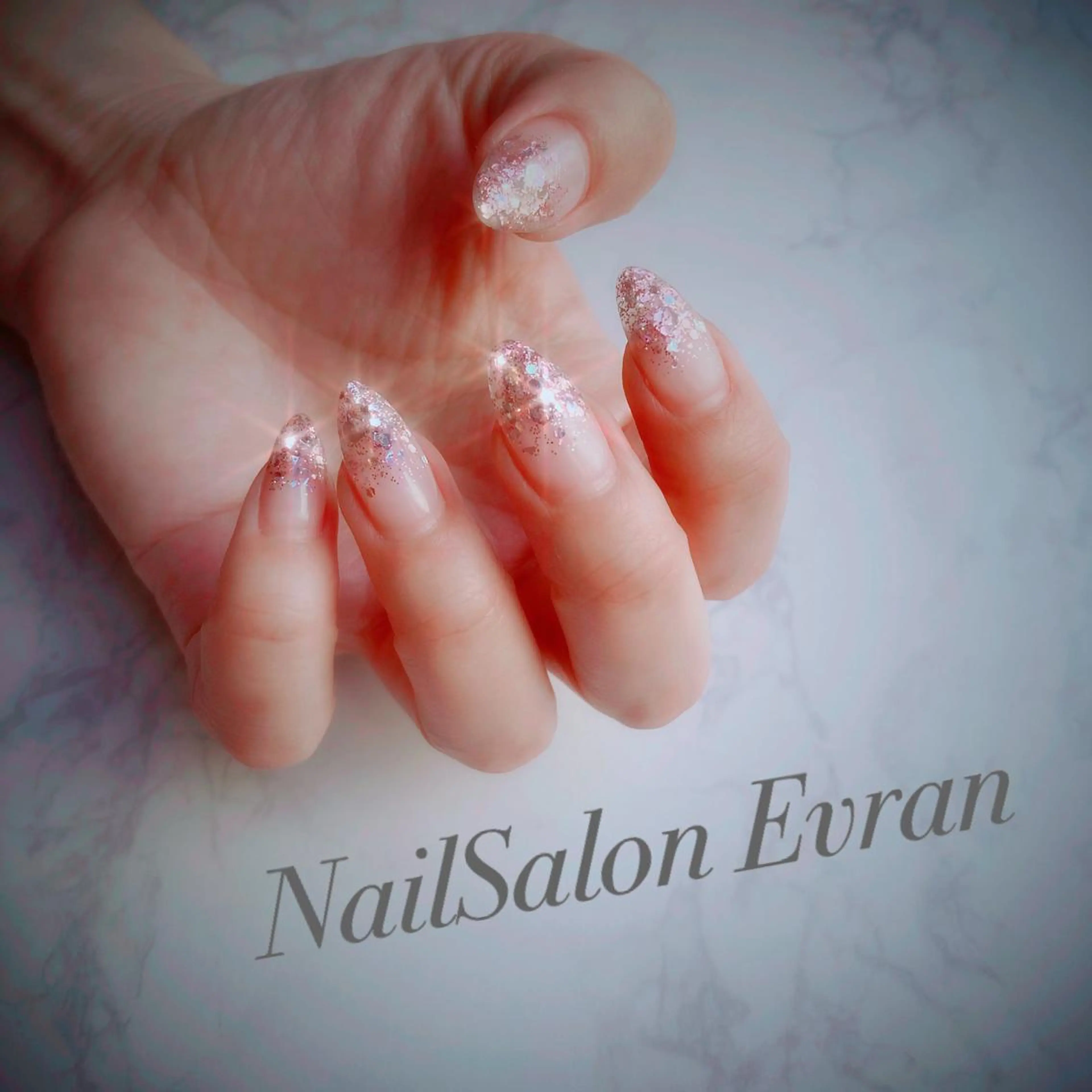 ネイル グラデーション ラメ(グリッター) ラメグラデーション Nail salon Evranのネイルデザイン
