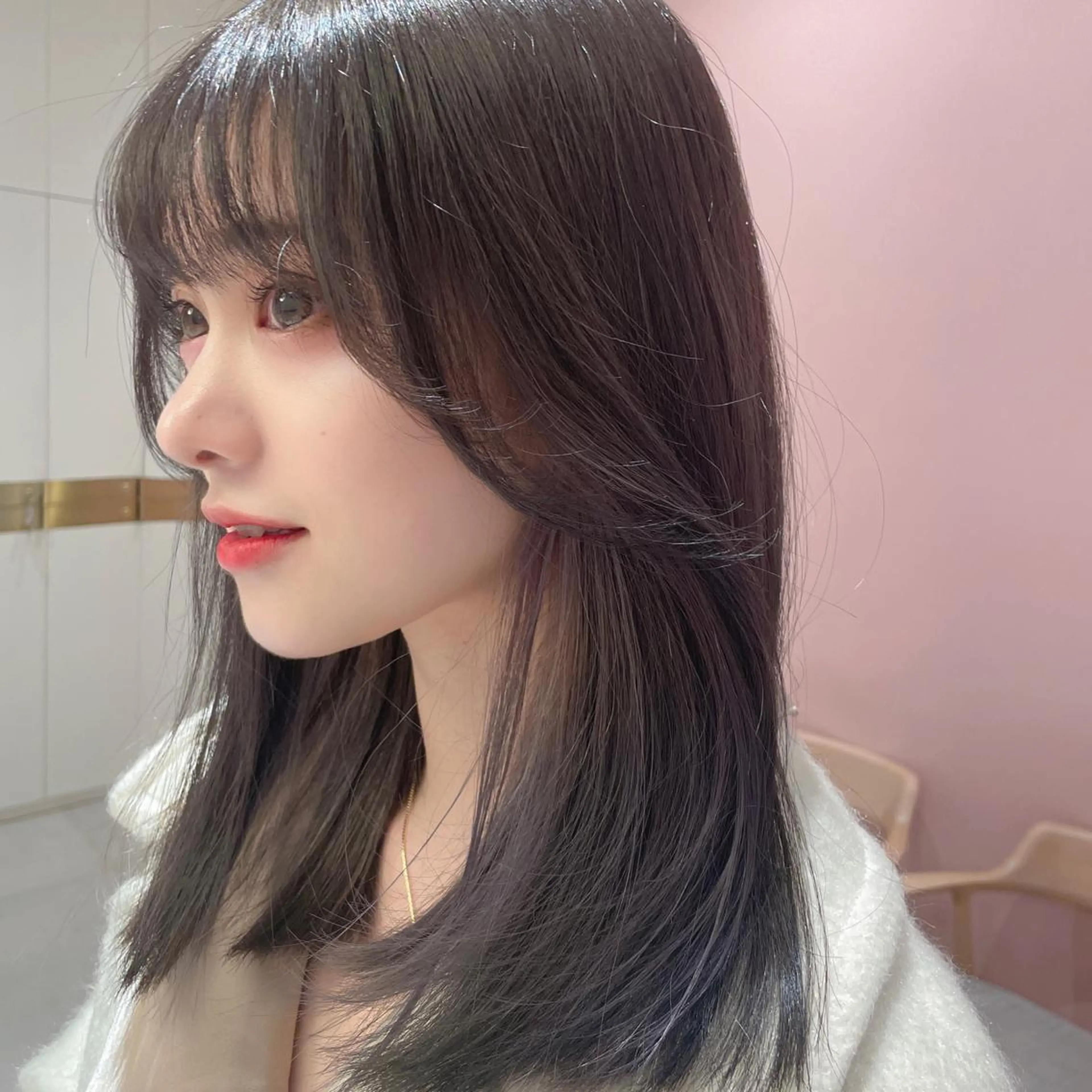 ミディアム Toiro所属・🤎小顔レイヤー /ベージュ🤎友香のヘアスタイル