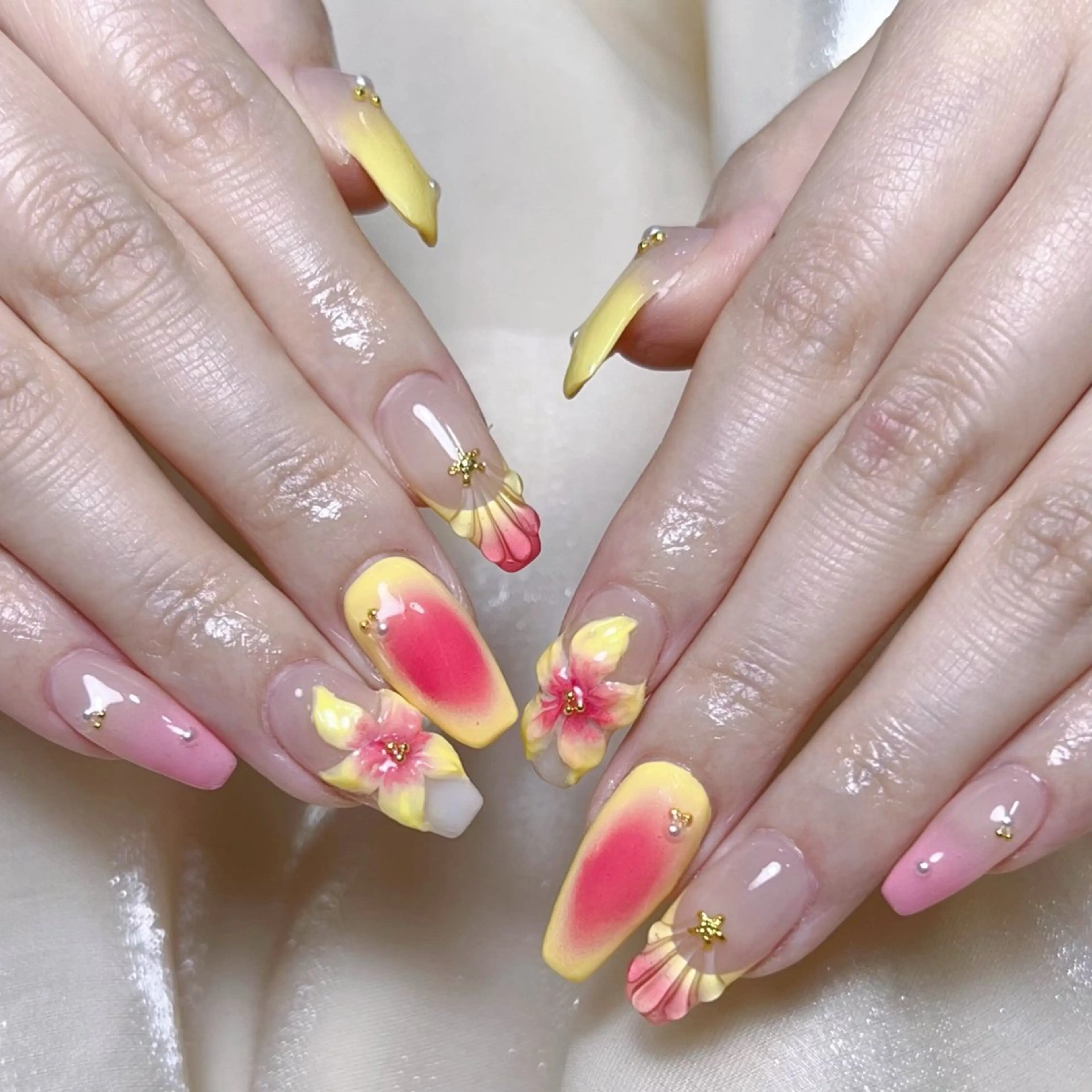 メンズ ネイル メンズ韓国風 アートネイル オーロラネイル ガーリー キラキラネイル ハンドネイル Nail salon 木にいるのネイルデザイン