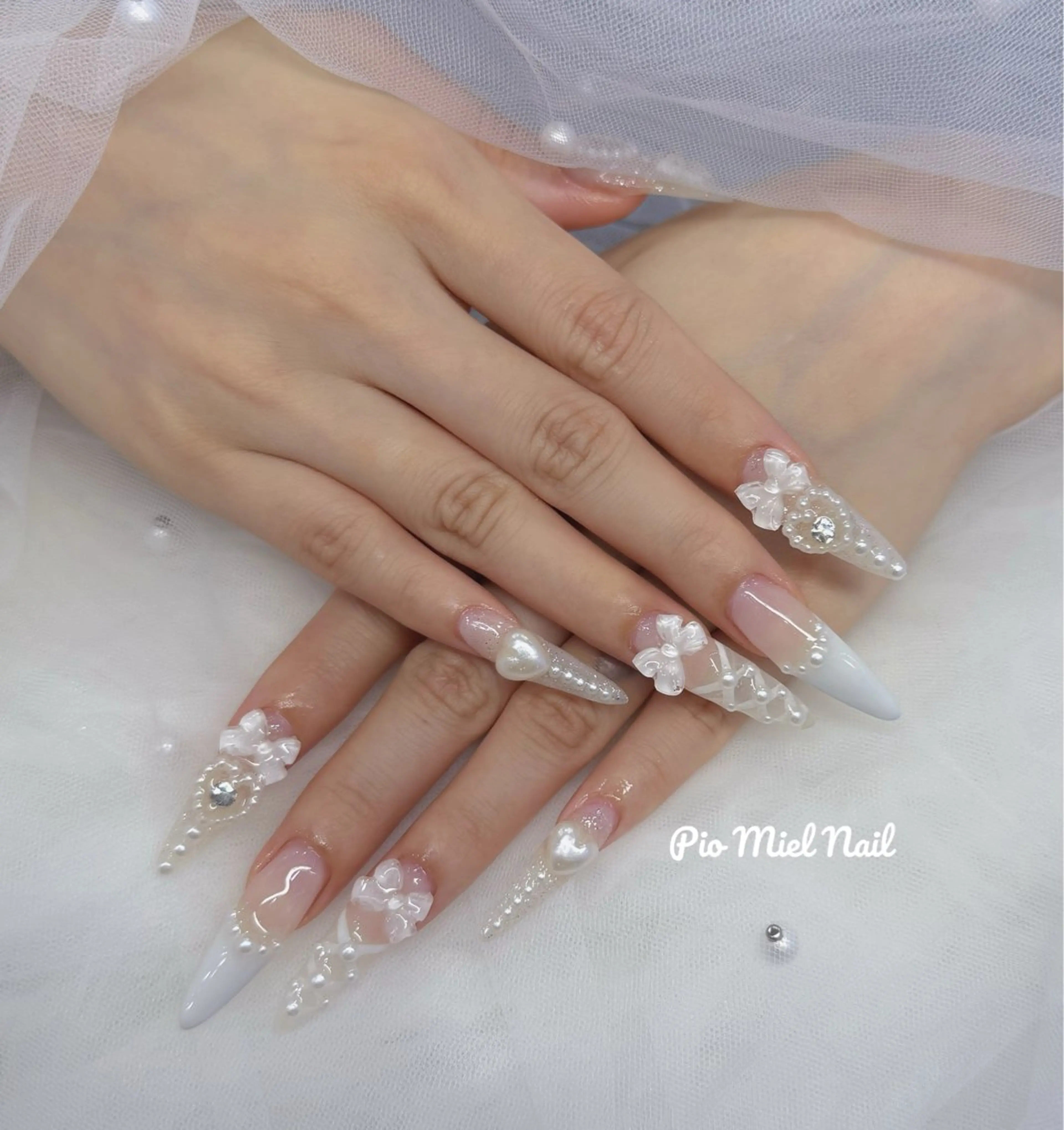 ミディアム Pio Mielのネイルデザイン