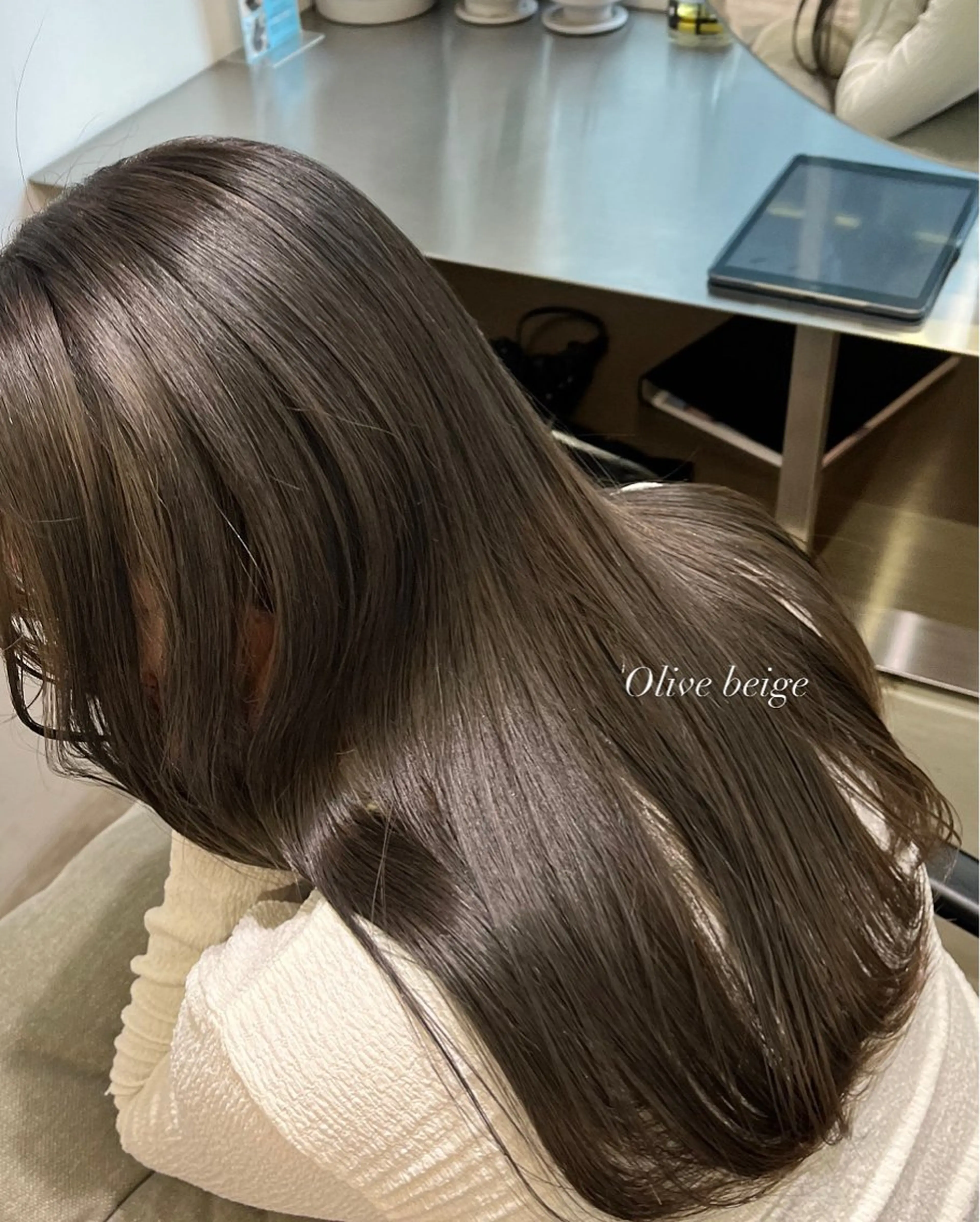 ロング 安達 萌花のヘアスタイル