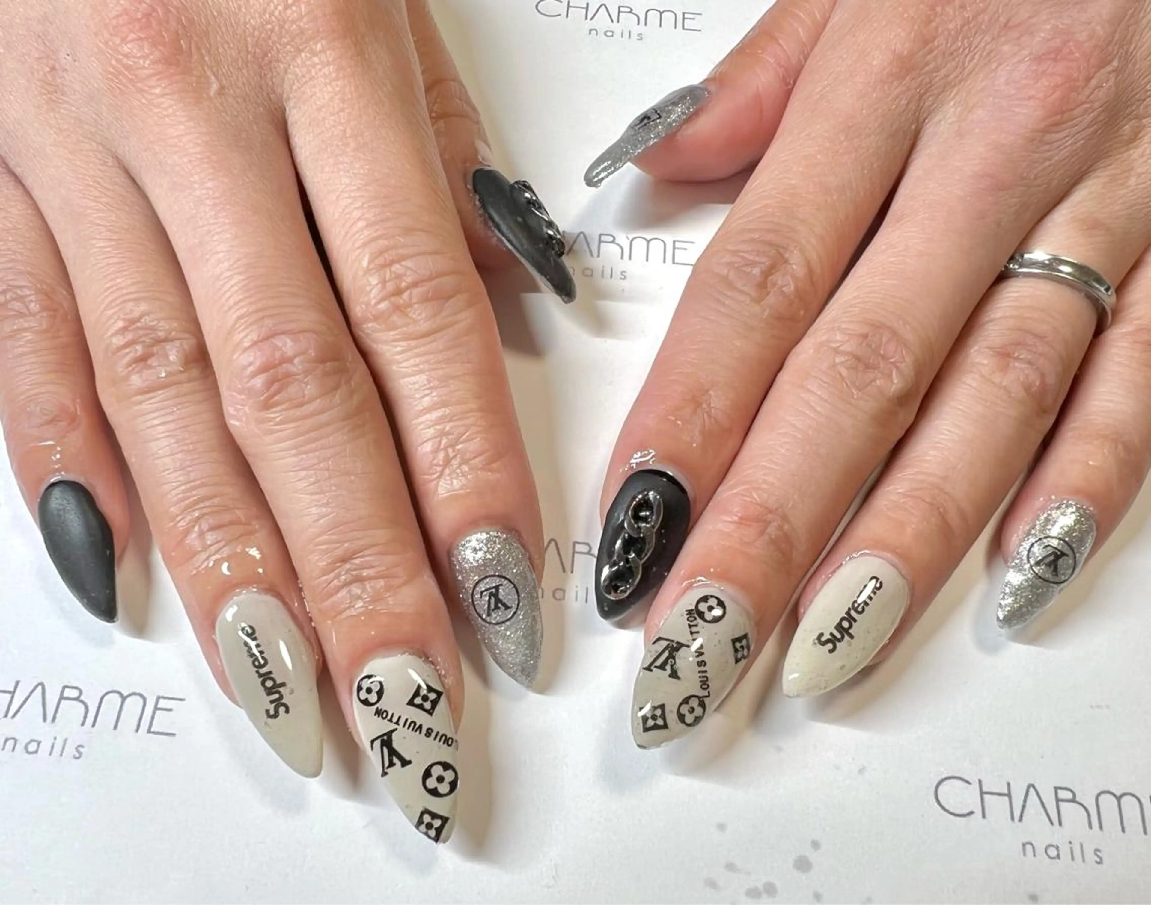 ネイル ハンドネイル CHARME 🤎〔RINA〕のネイルデザイン