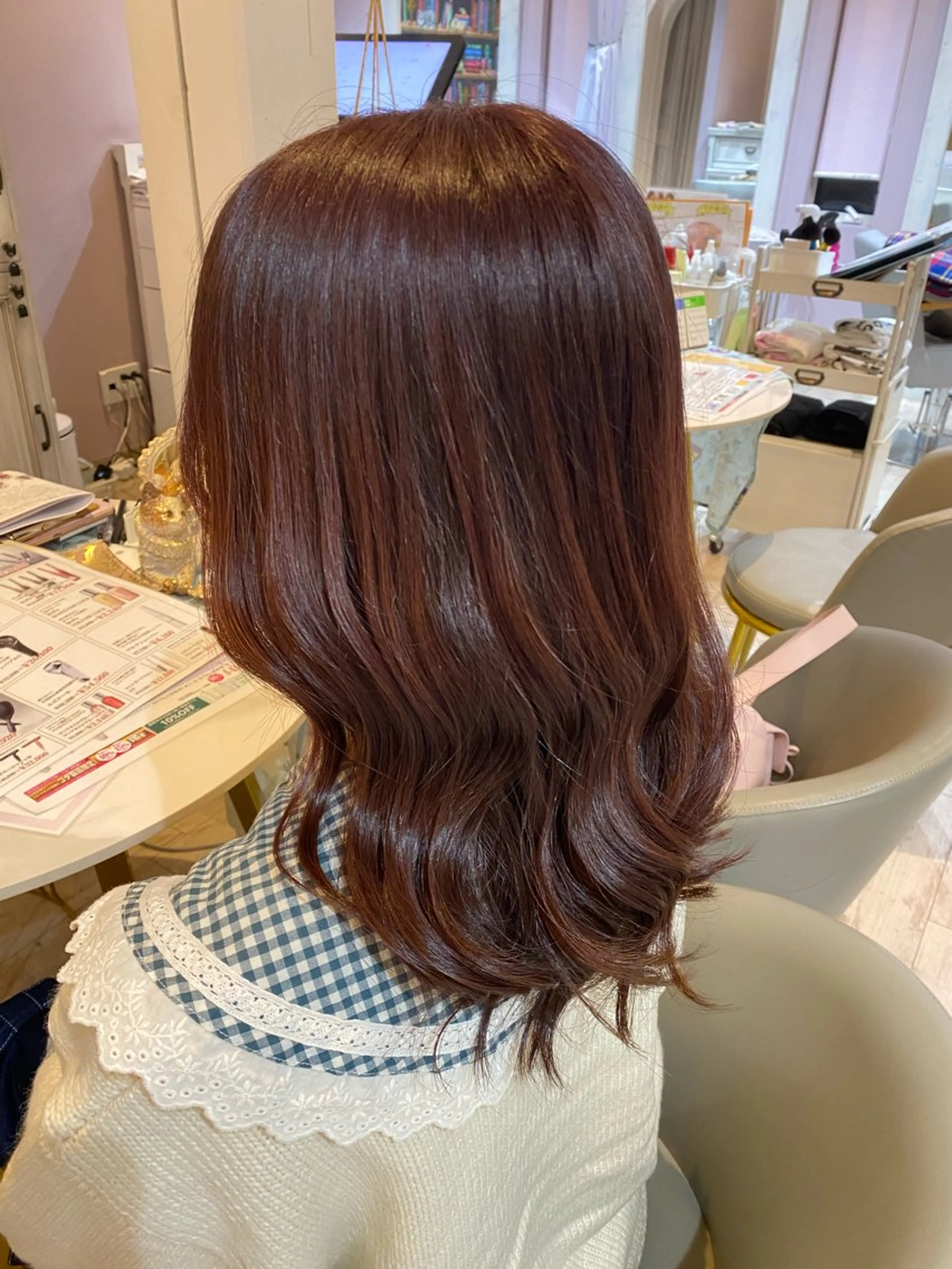 セミロング かまだ しおりのヘアスタイル