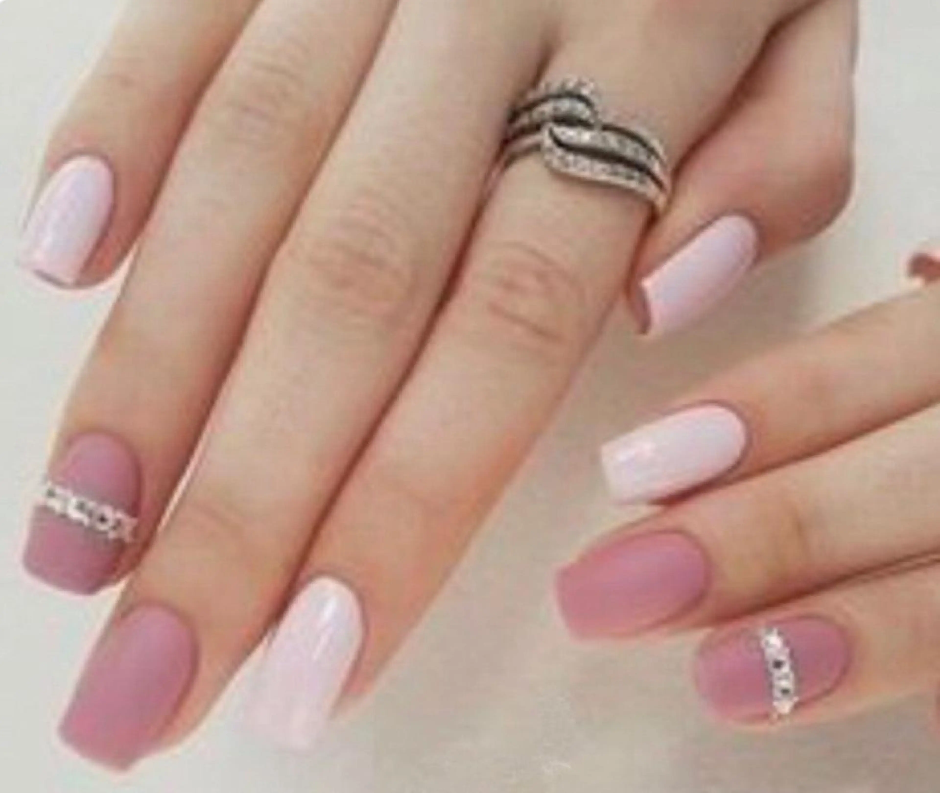 ネイル ハンドネイル ゲン レイカのネイルデザイン