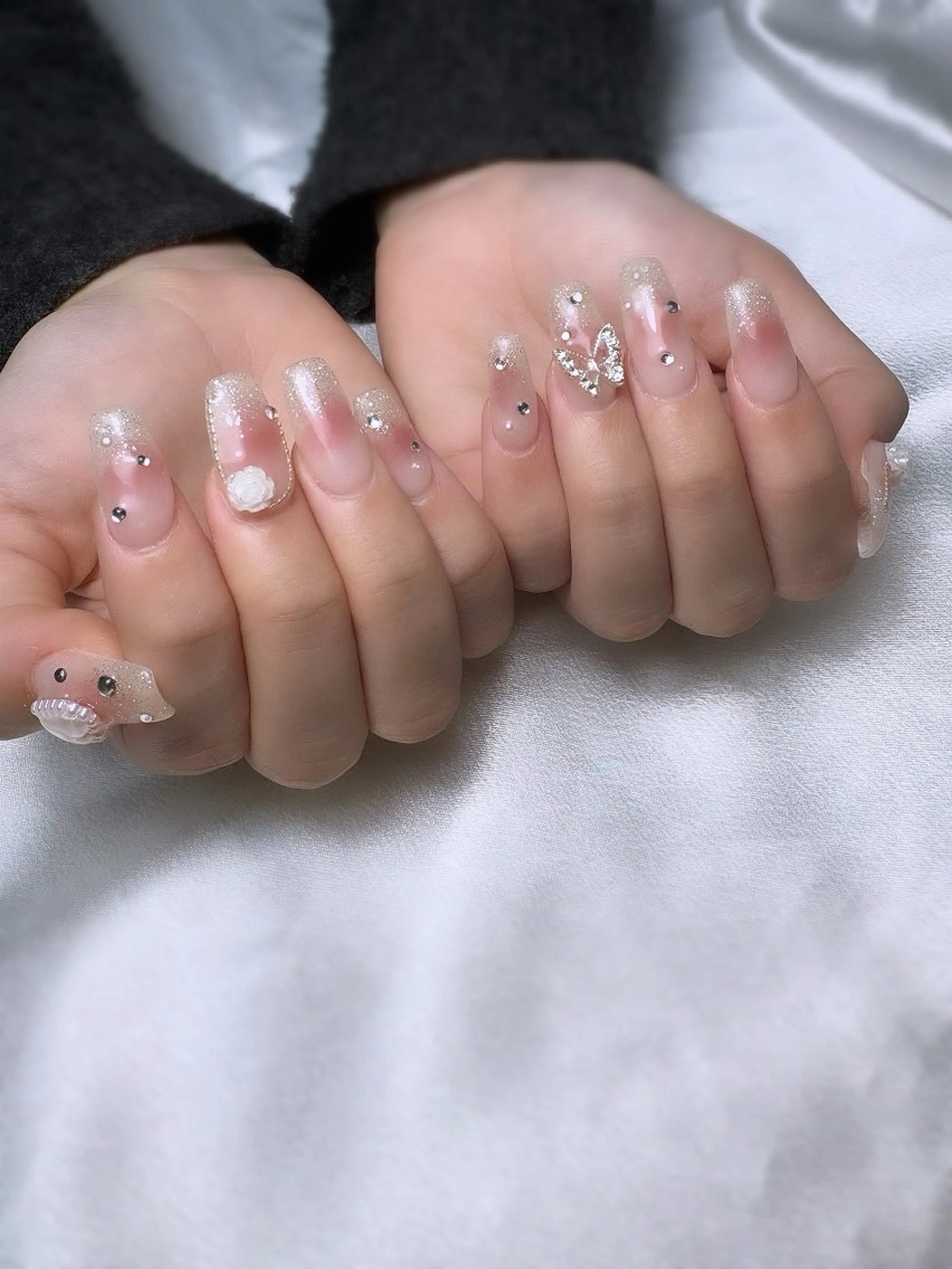 ネイル チークネイル ハンドネイル nailsalon Ecliaのネイルデザイン