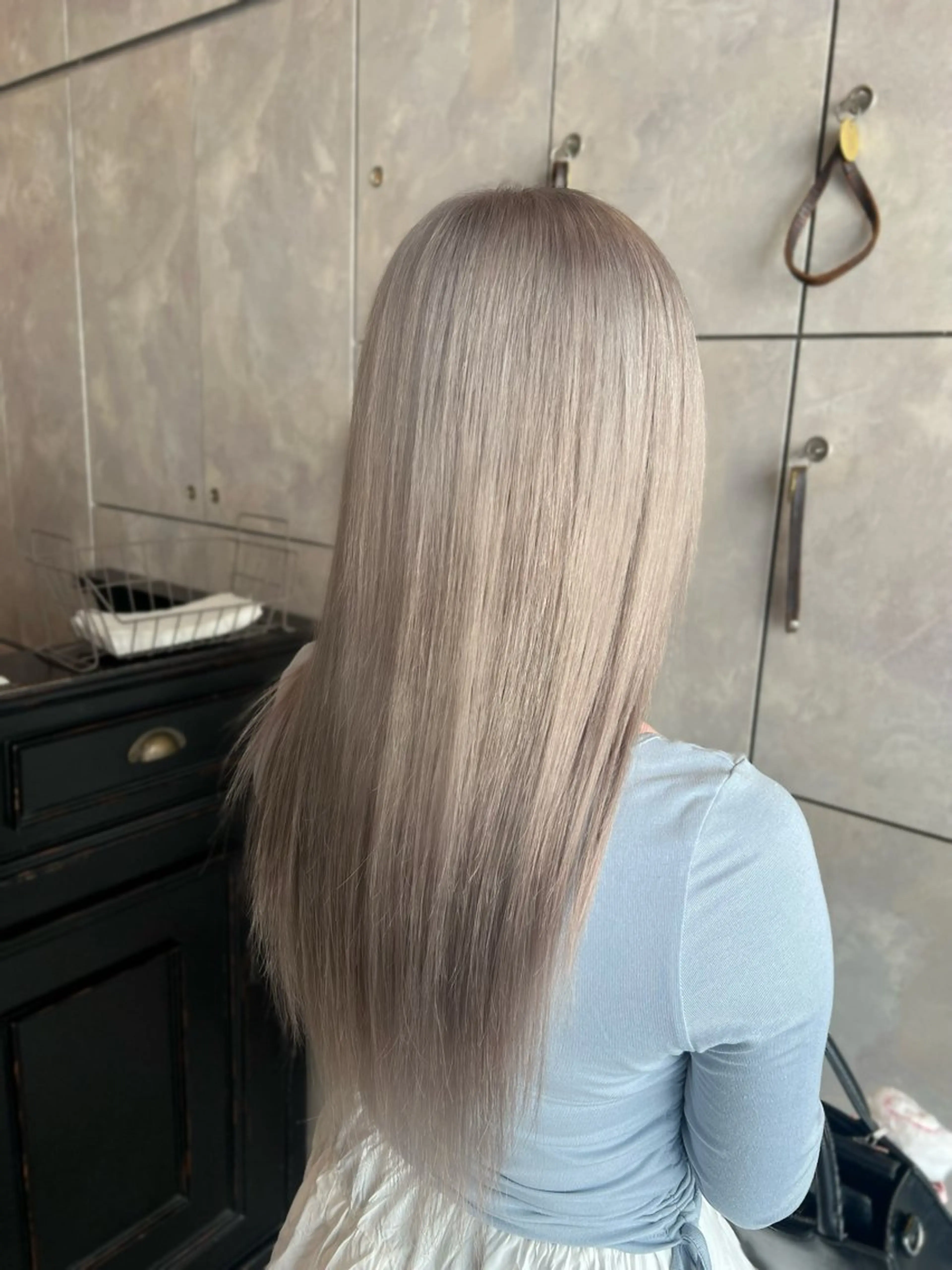 ロング カラー 🎀ハイトーン・艶 カラー HANA🎀のヘアスタイル