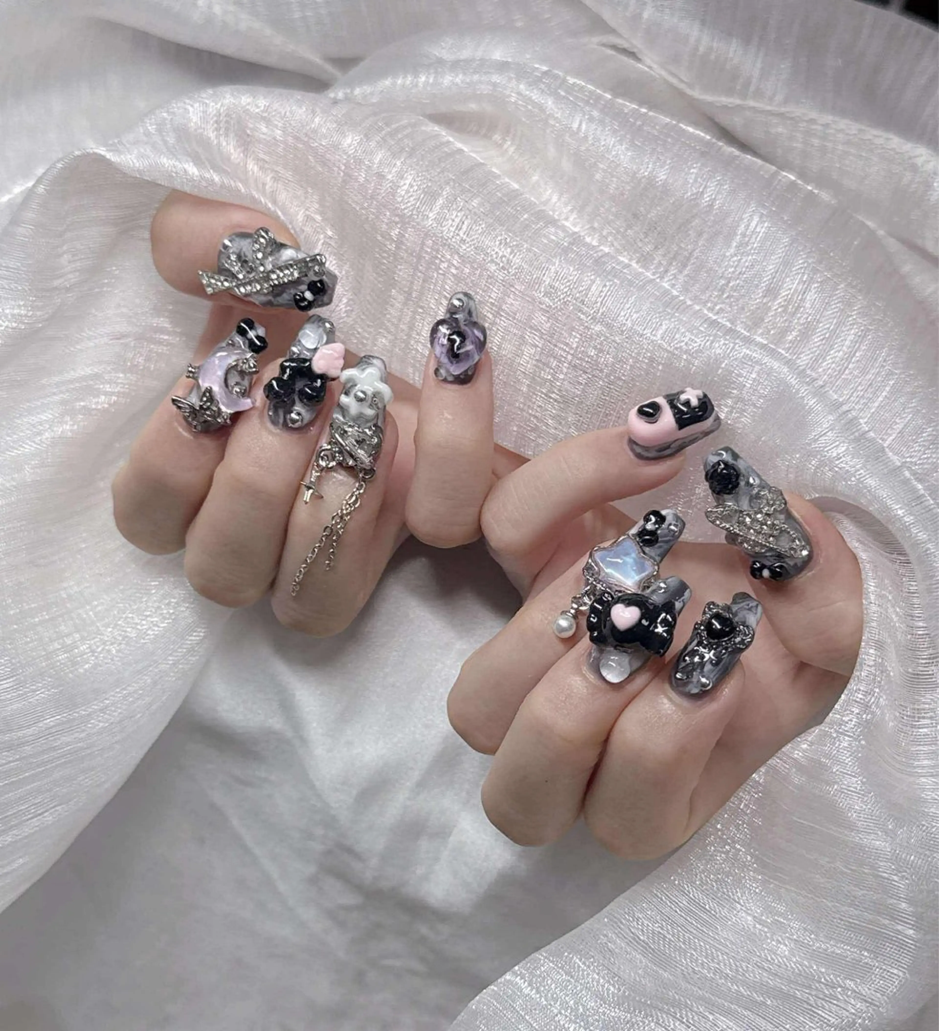 ネイル 長さ出し グラデーション 卒業式 キラキラネイル マグネットネイル ハンドネイル Lee Nailsのネイルデザイン