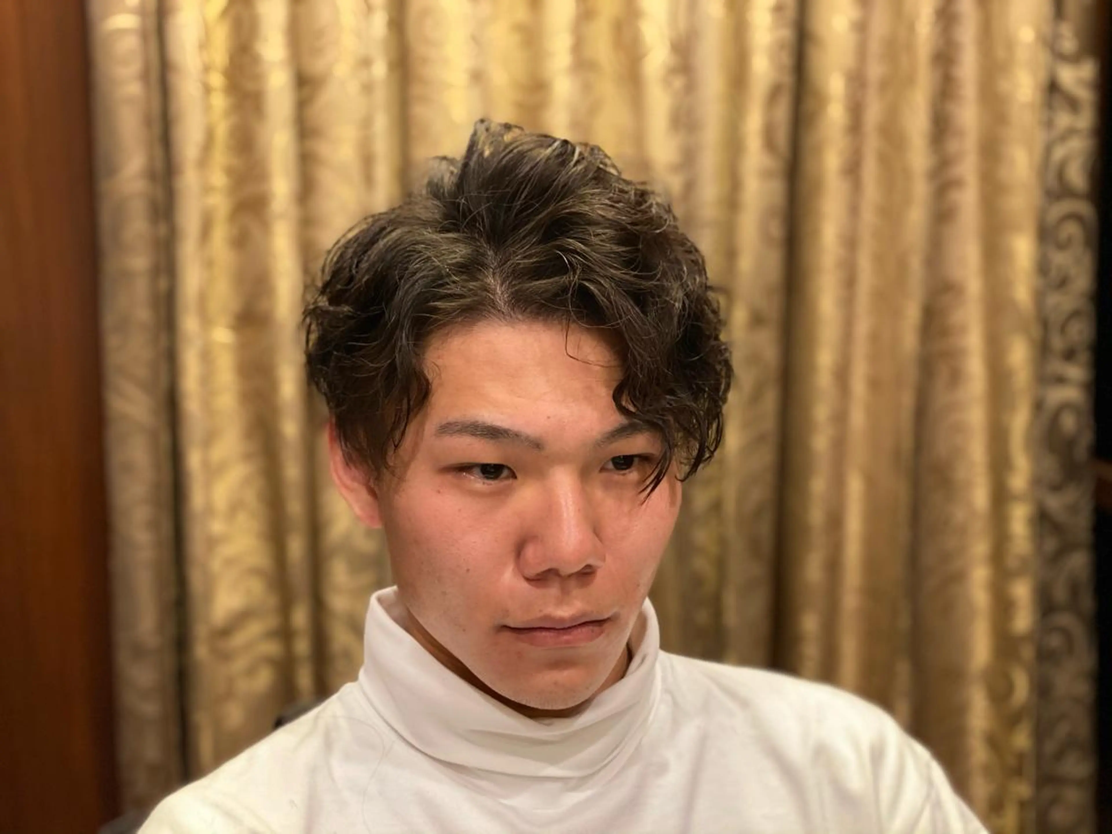 ショート パーマ 浅見 天翔のヘアスタイル